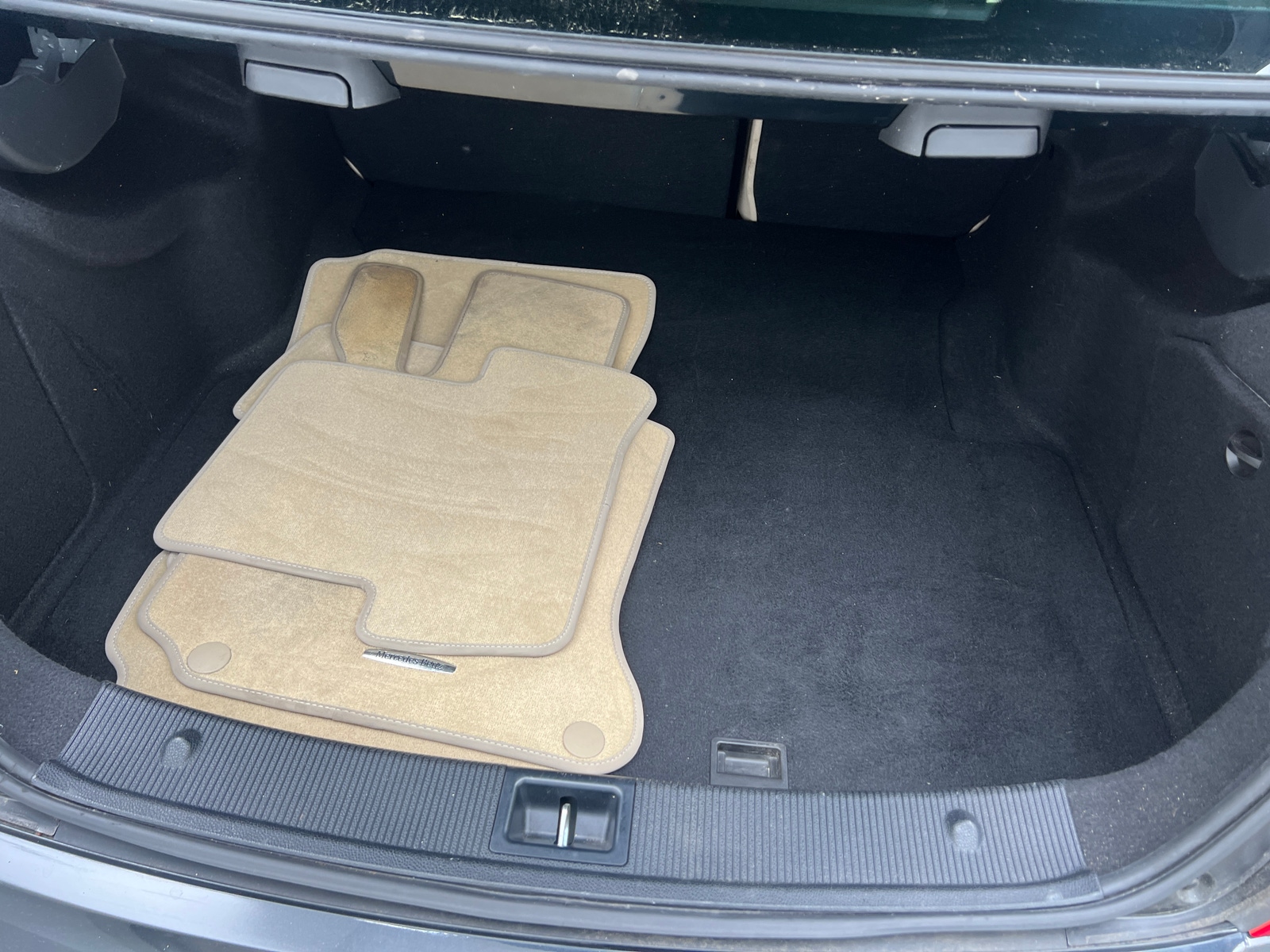 Thumbnail: 2014 Mercedes-Benz C-Class - 6