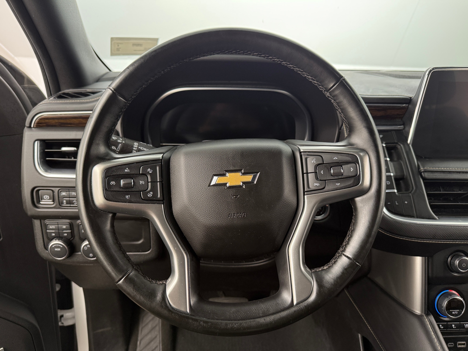 Thumbnail: 2023 Chevrolet Suburban - 4