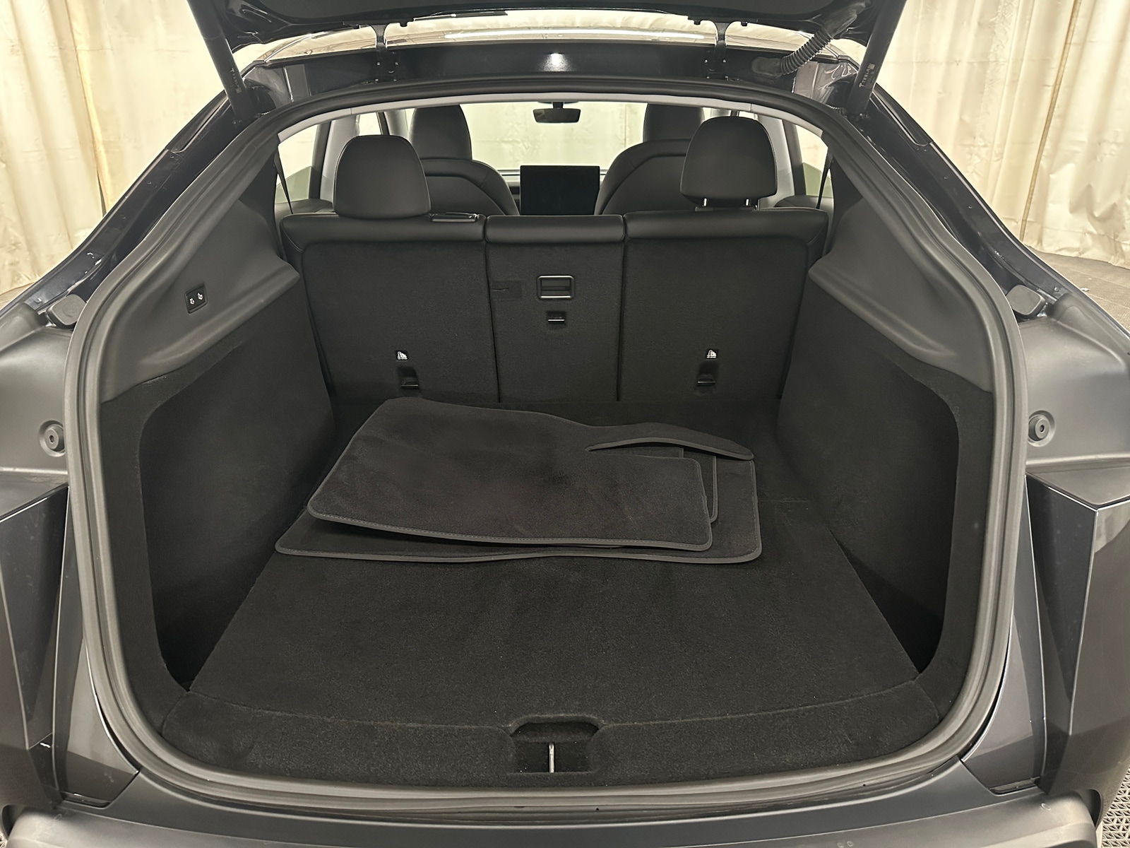 Thumbnail: 2026 Tesla Model Y - 6