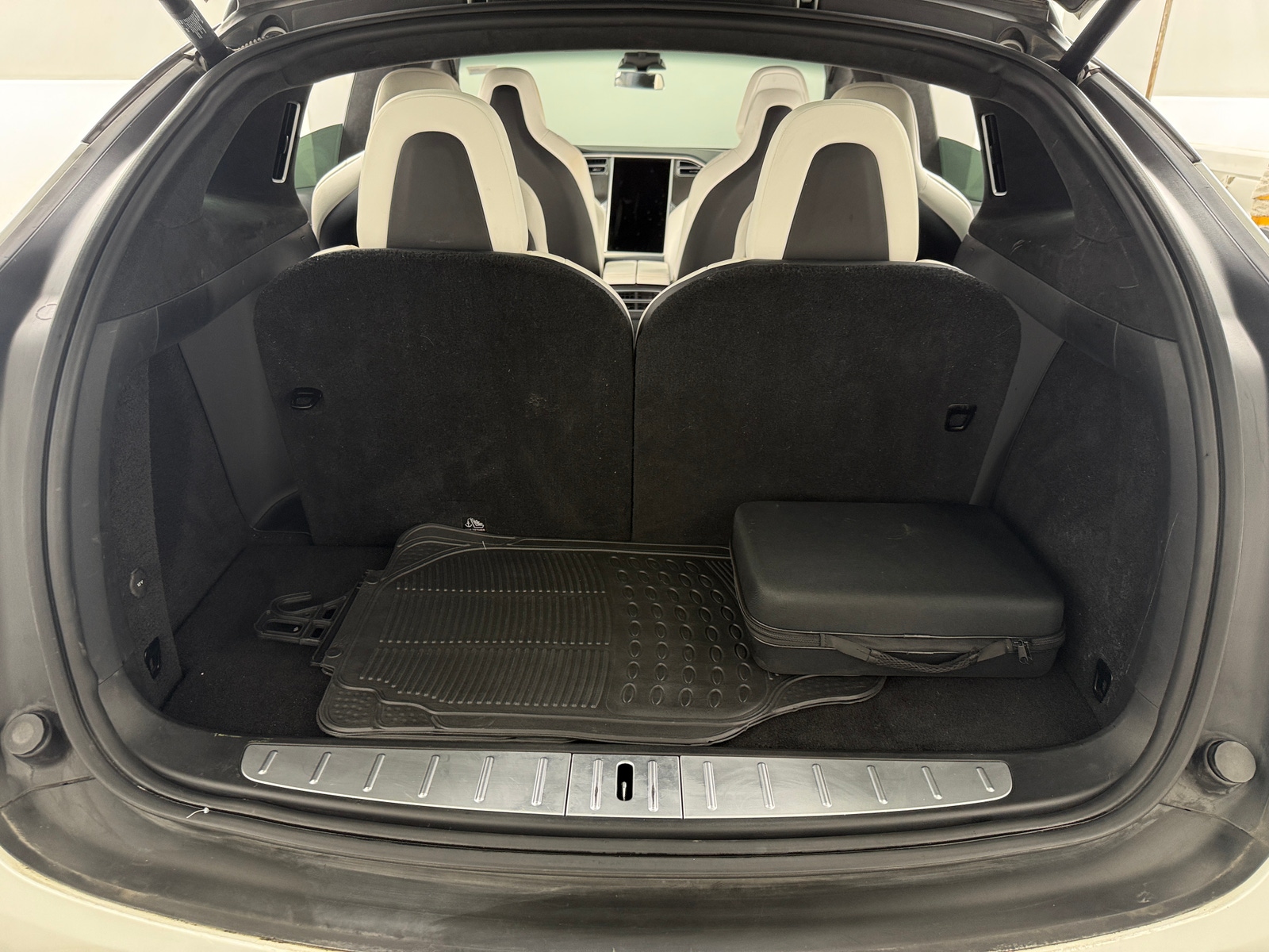 Thumbnail: 2018 Tesla Model X - 6