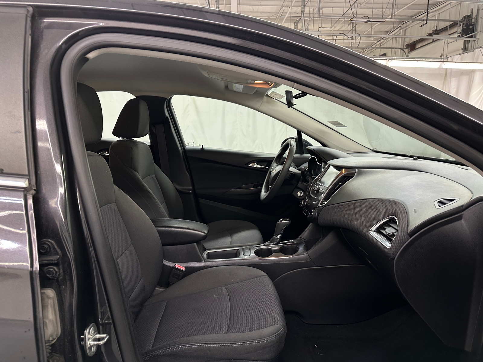 Thumbnail: 2017 Chevrolet Cruze - 2