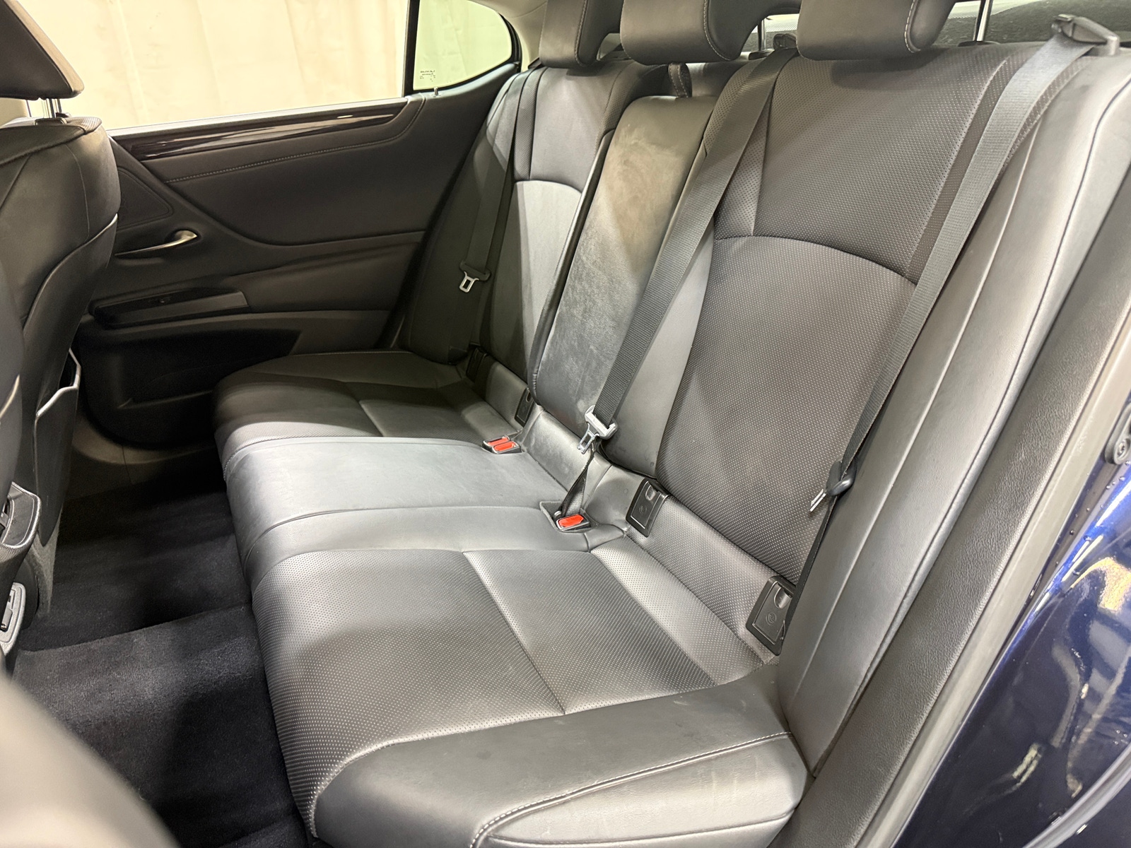 Thumbnail: 2021 Lexus ES - 5