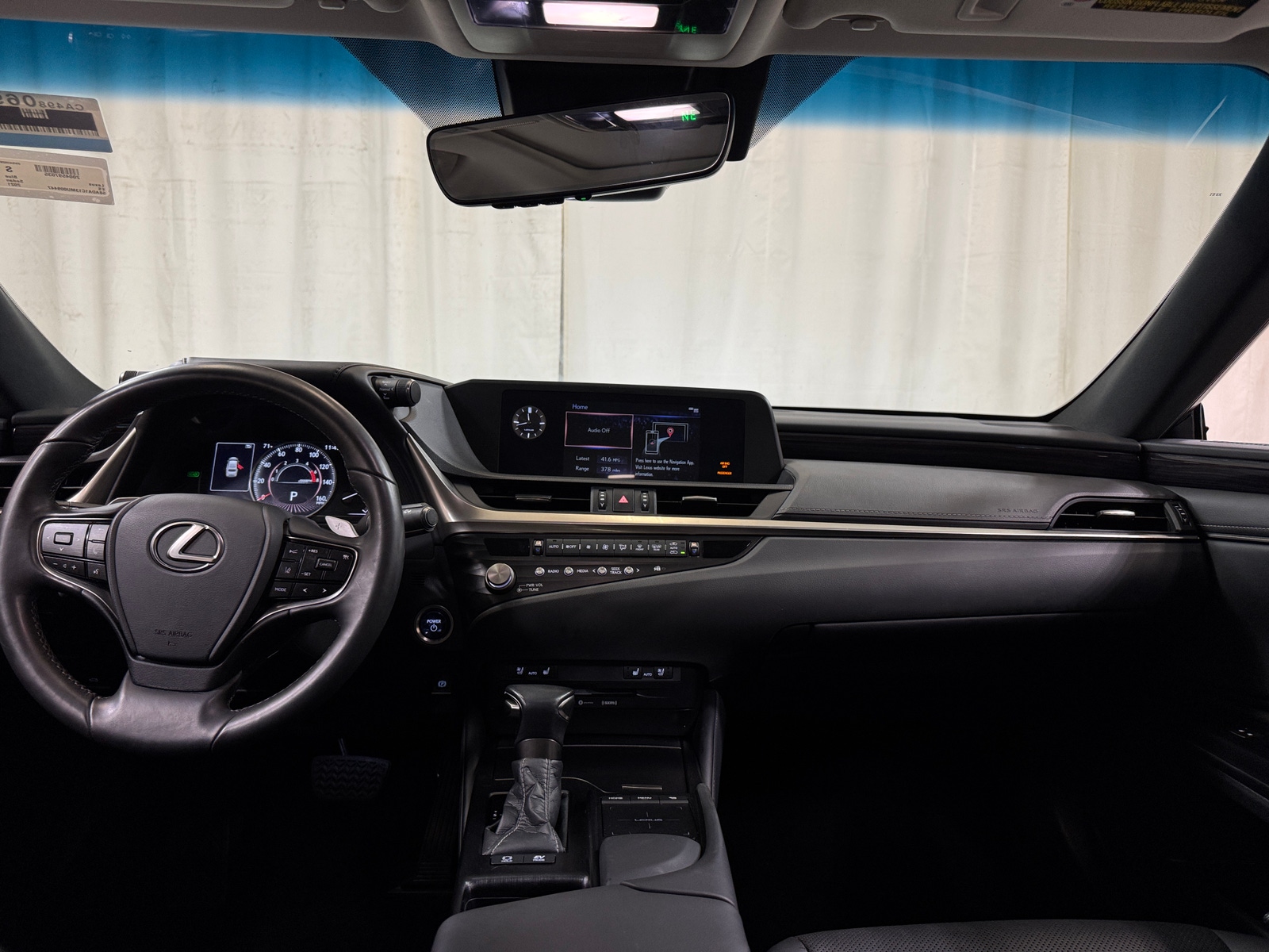 Thumbnail: 2021 Lexus ES - 2