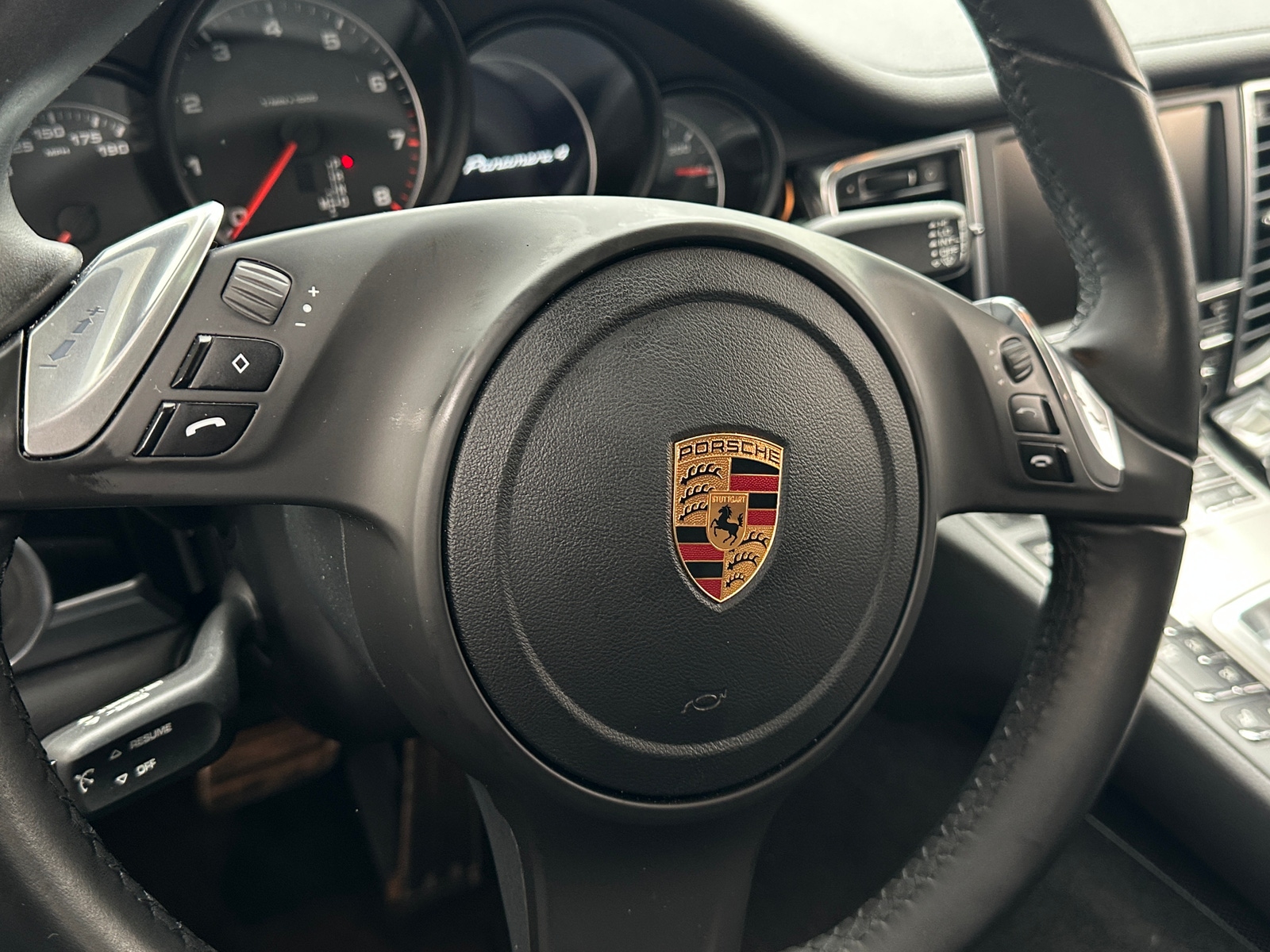 Thumbnail: 2016 Porsche Panamera - 4