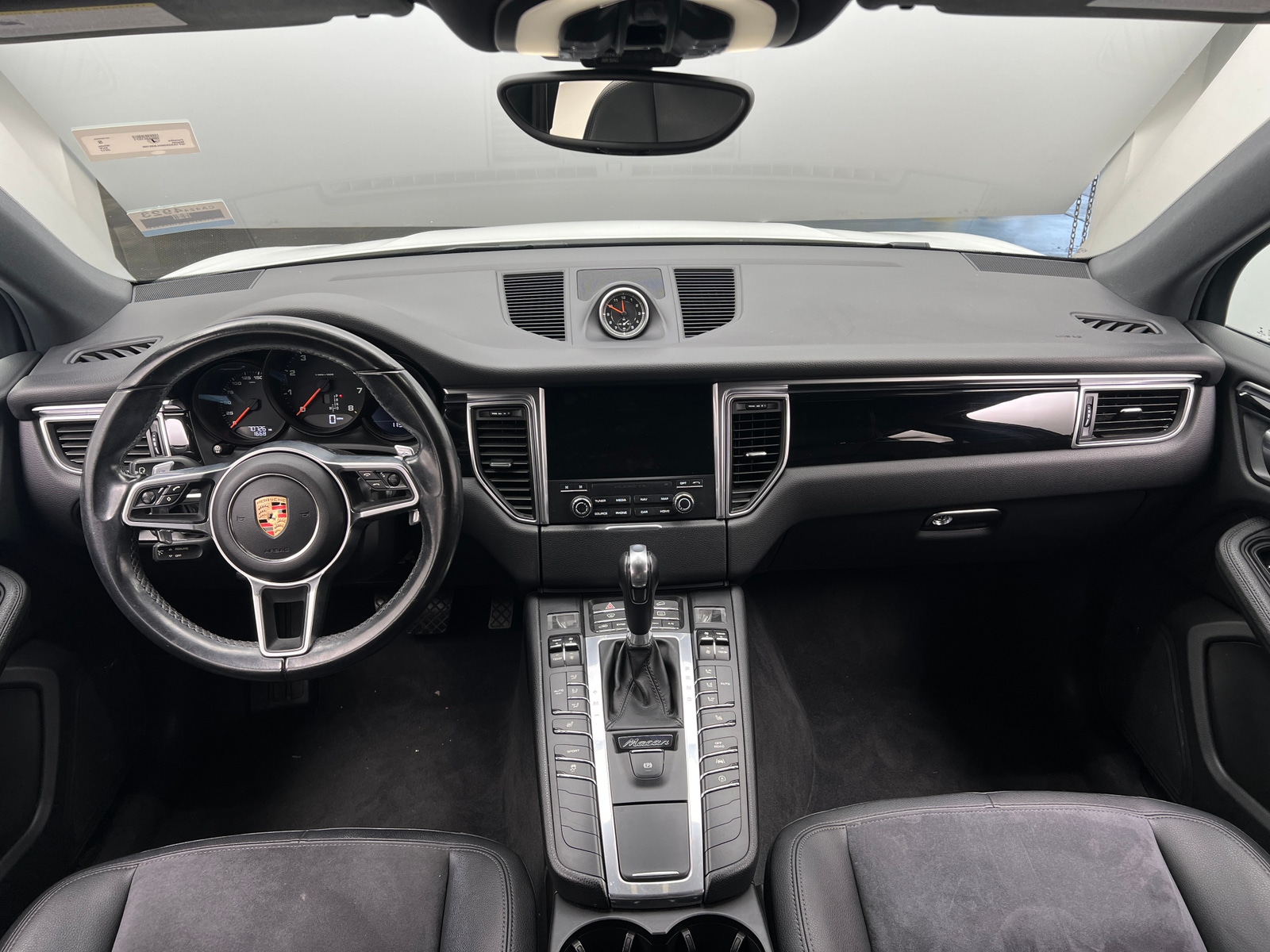 Thumbnail: 2017 Porsche Macan - 2