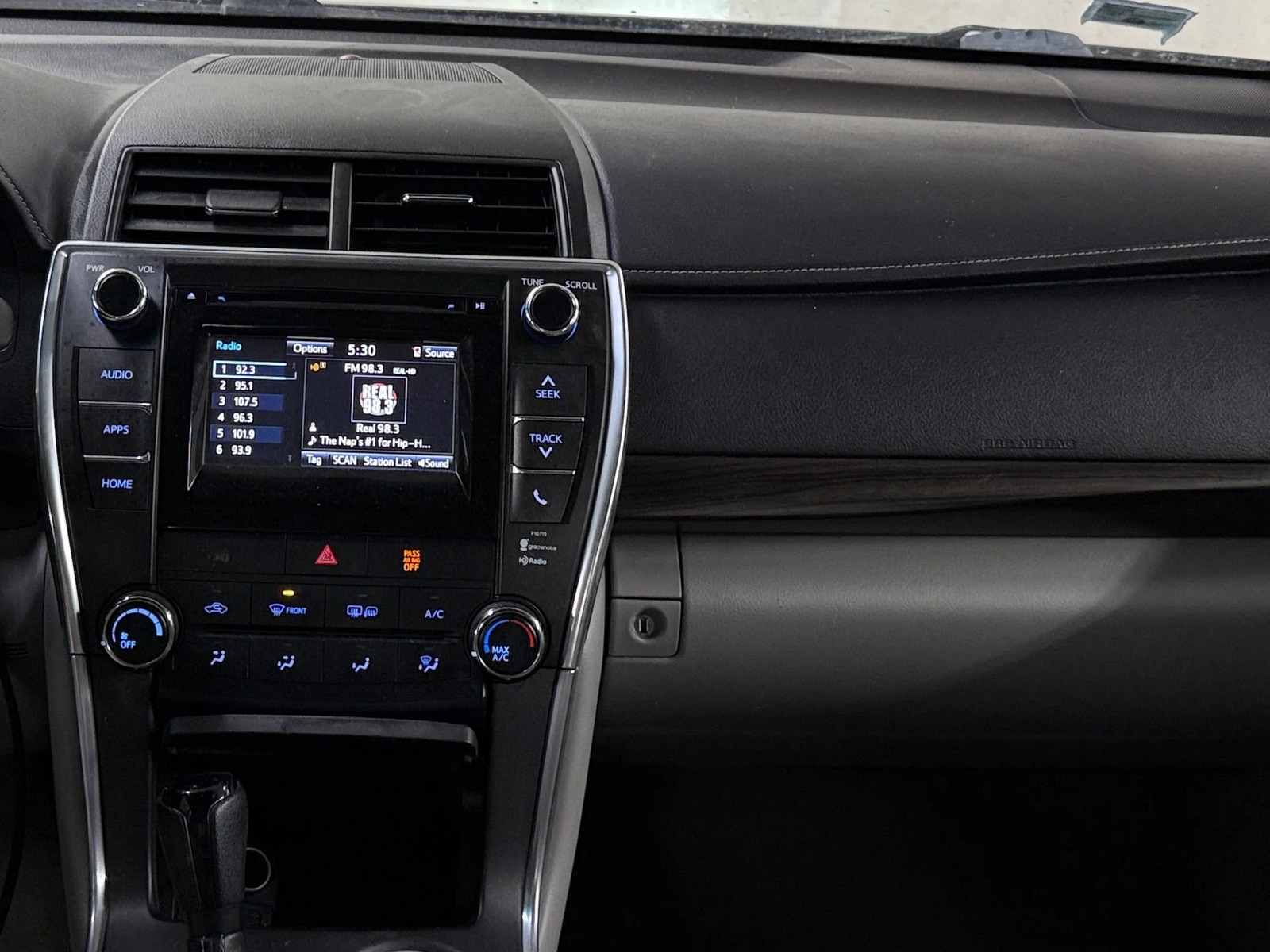 Thumbnail: 2015 Toyota Camry - 3