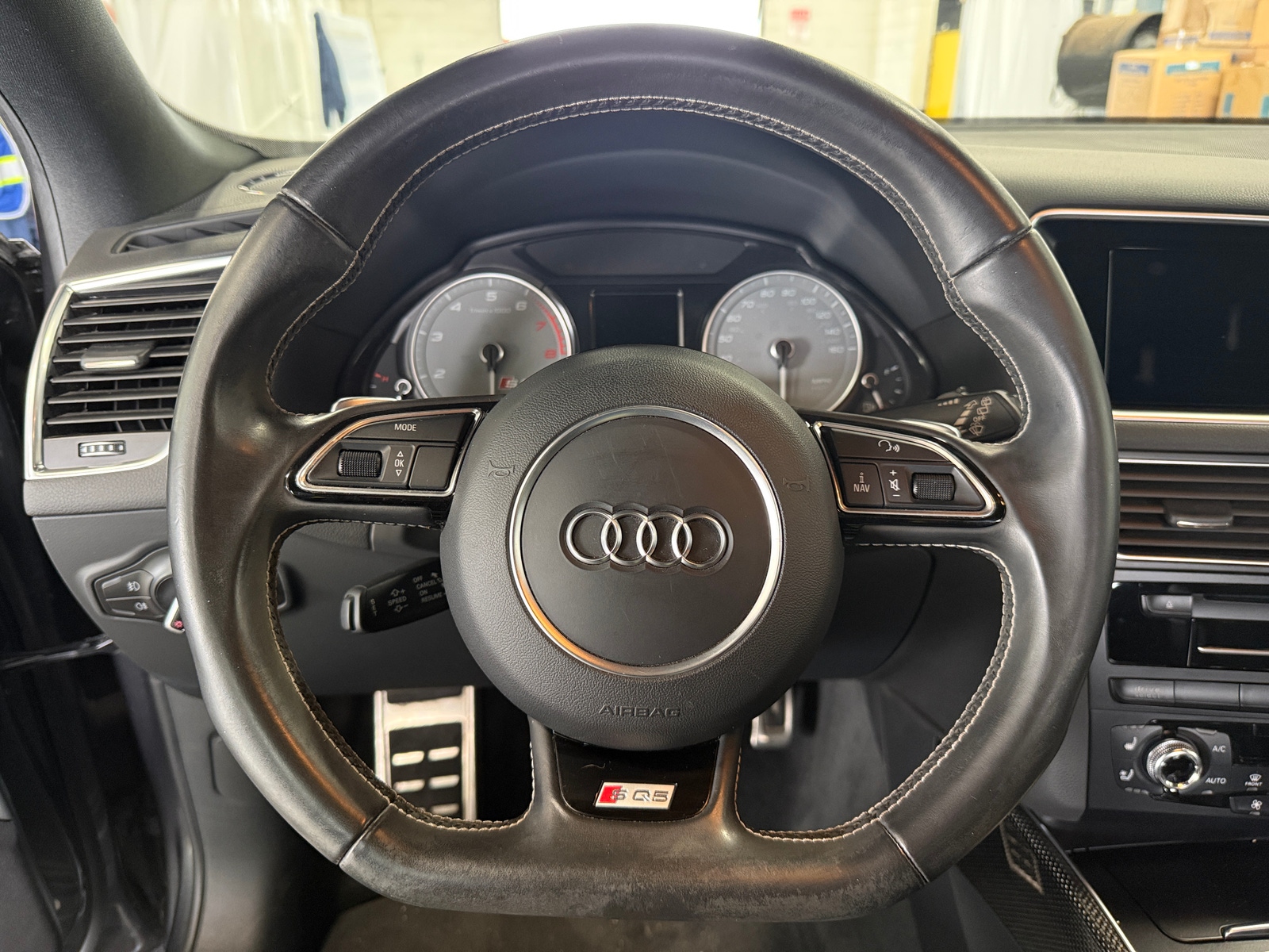 Thumbnail: 2016 Audi SQ5 - 4