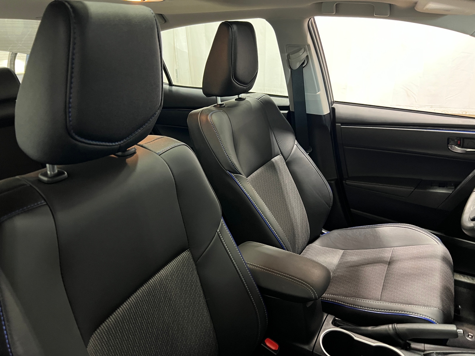 Thumbnail: 2017 Toyota Corolla - 2