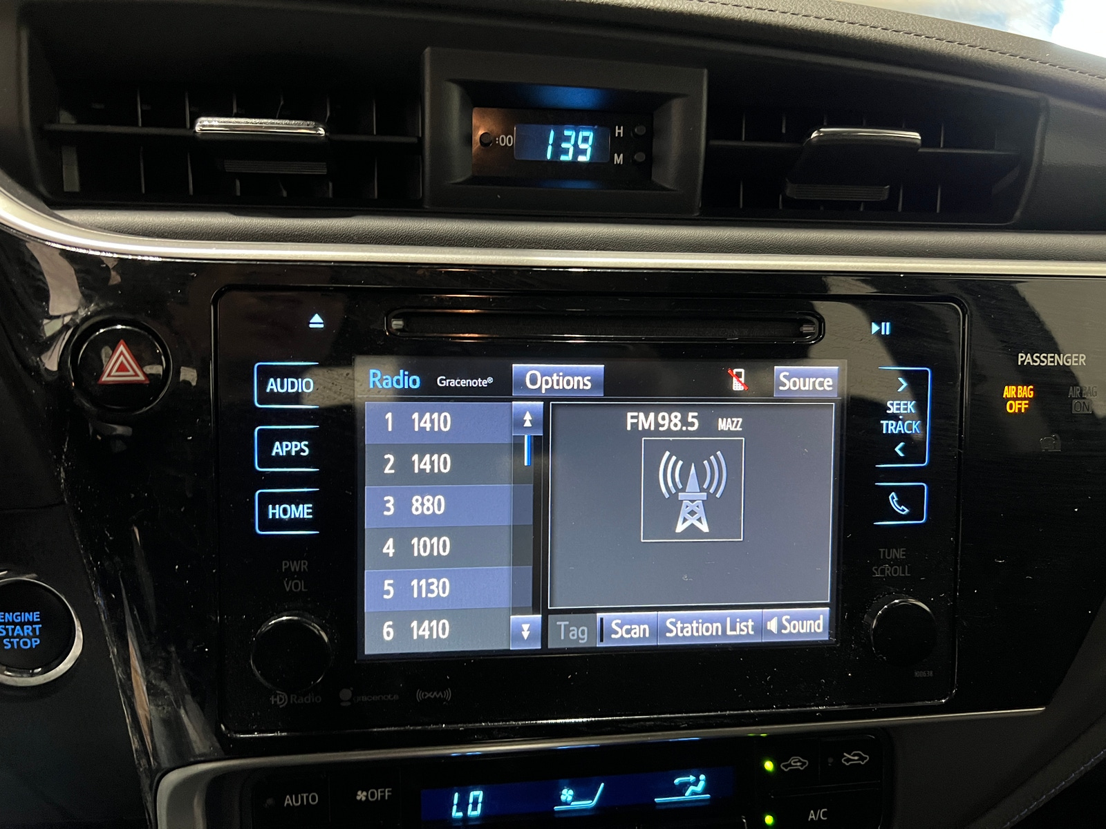 Thumbnail: 2017 Toyota Corolla - 4