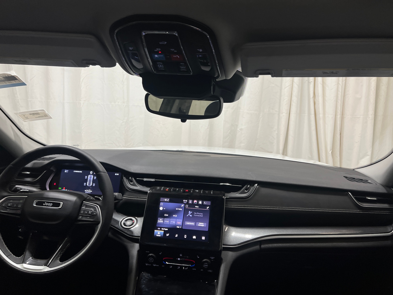 Thumbnail: 2023 Jeep Grand Cherokee - 3