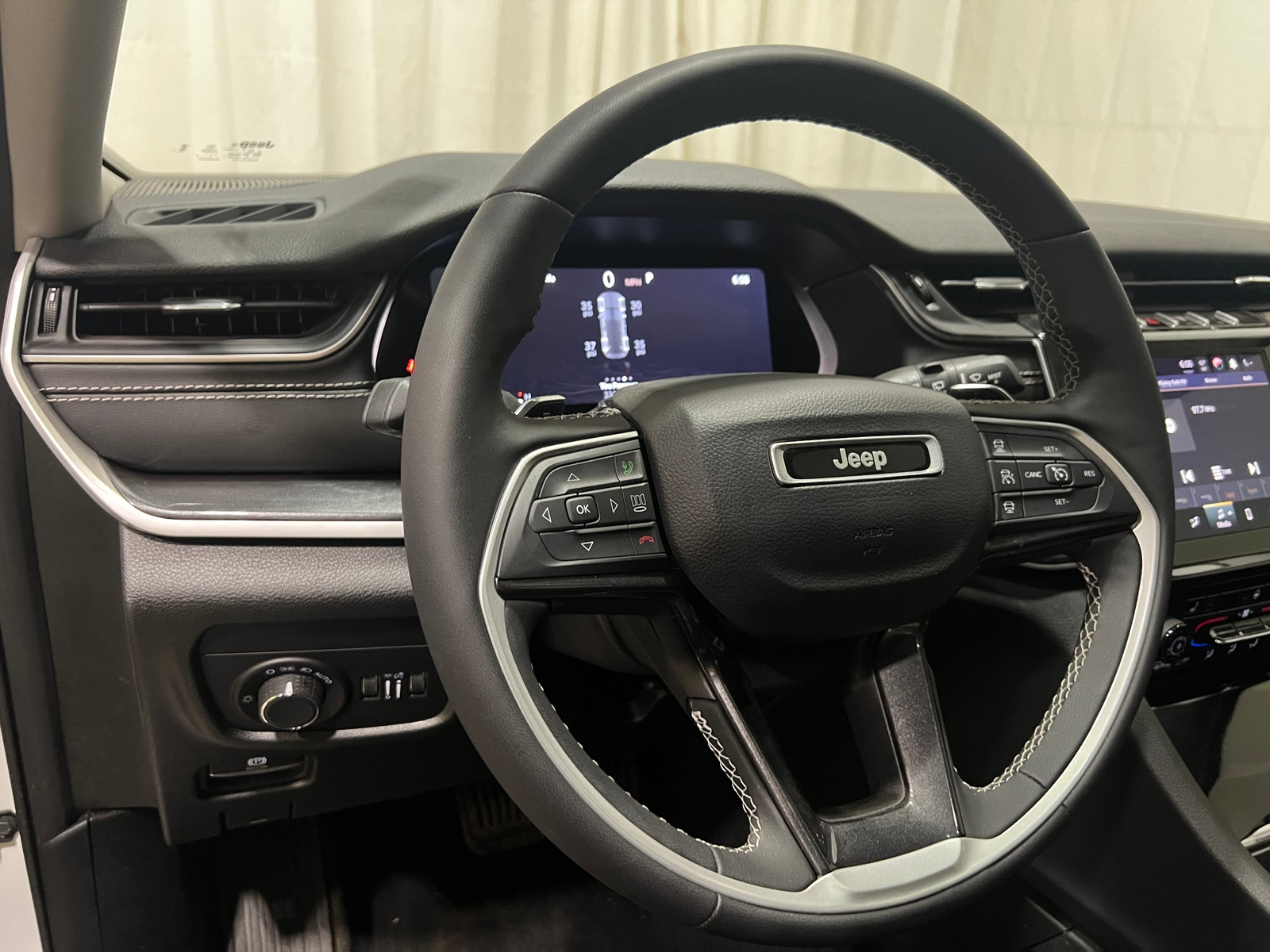 Thumbnail: 2023 Jeep Grand Cherokee - 5