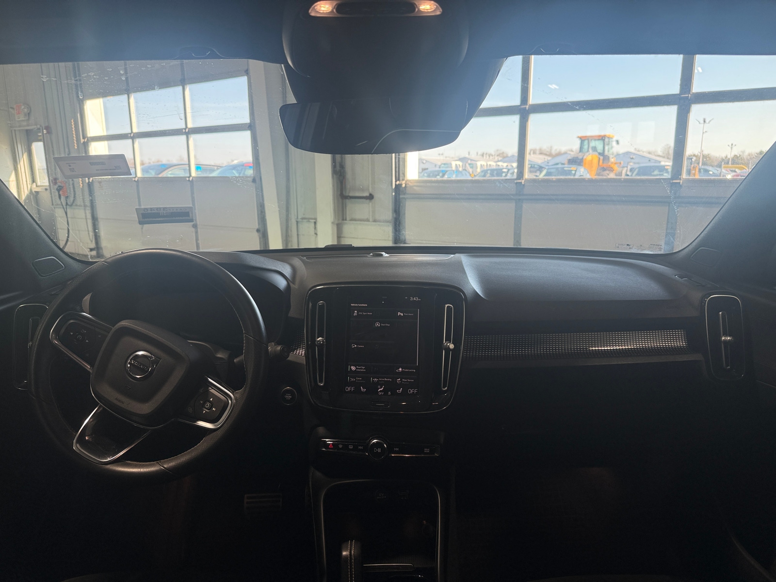 Thumbnail: 2021 Volvo XC40 - 2