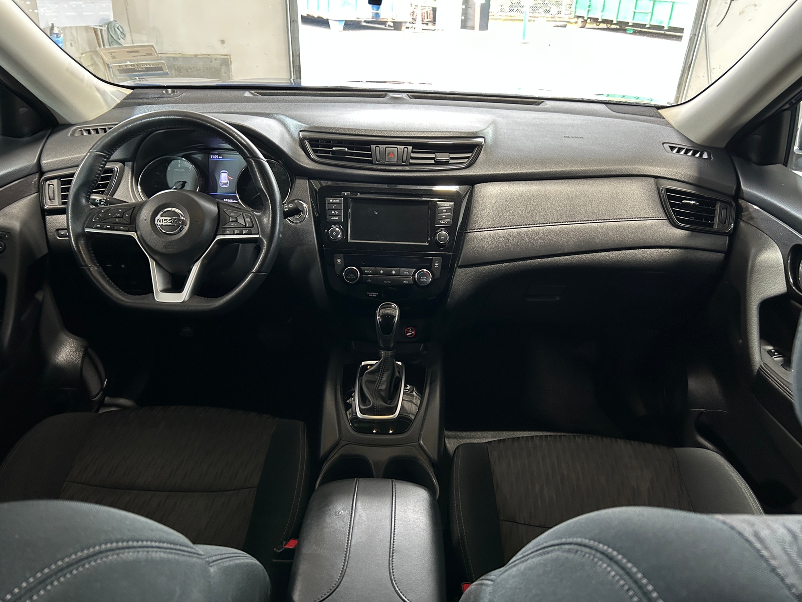 Thumbnail: 2018 Nissan Rogue - 3