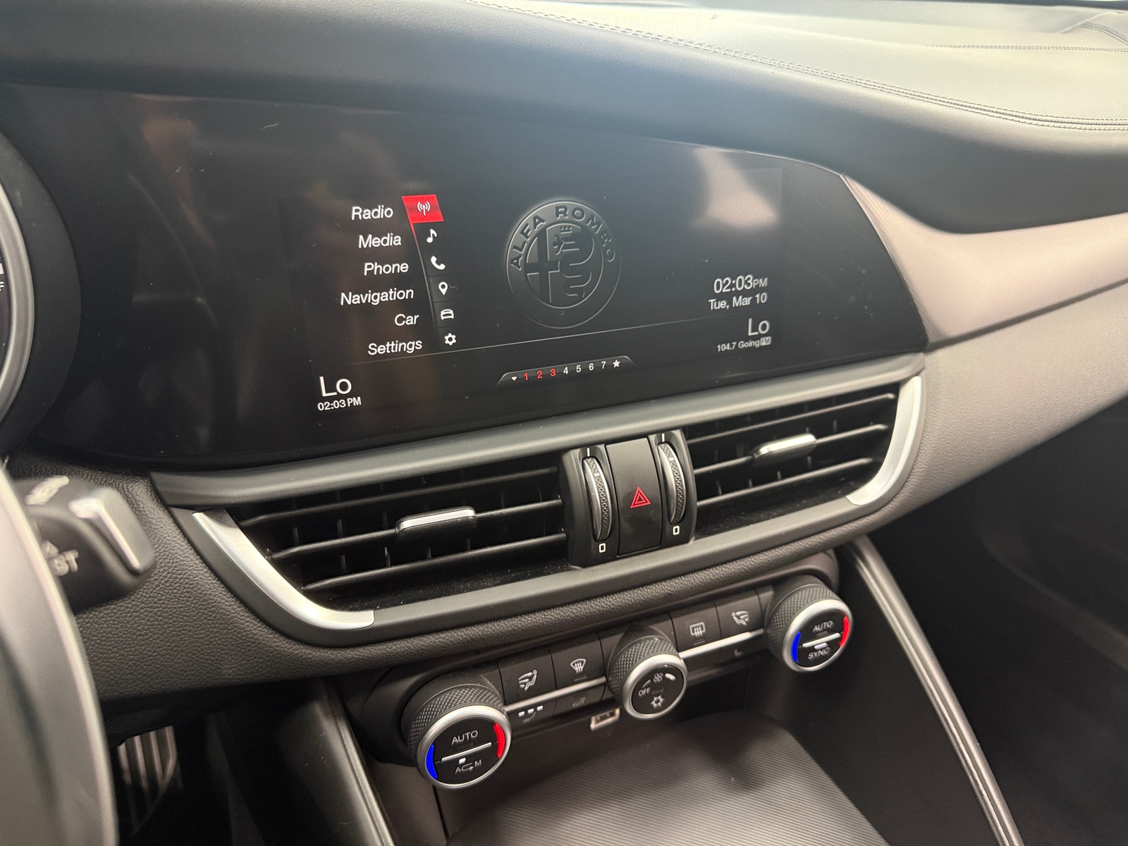 Thumbnail: 2017 Alfa Romeo Giulia - 3