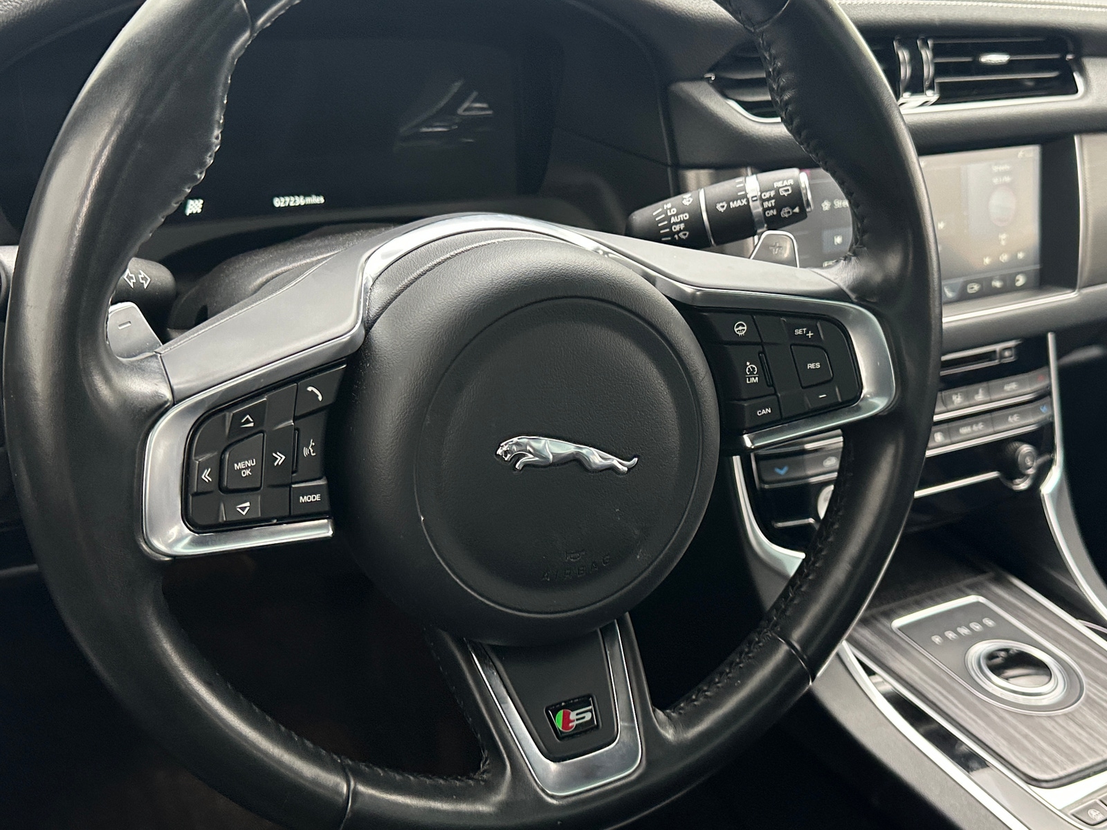 Thumbnail: 2018 Jaguar XF - 4