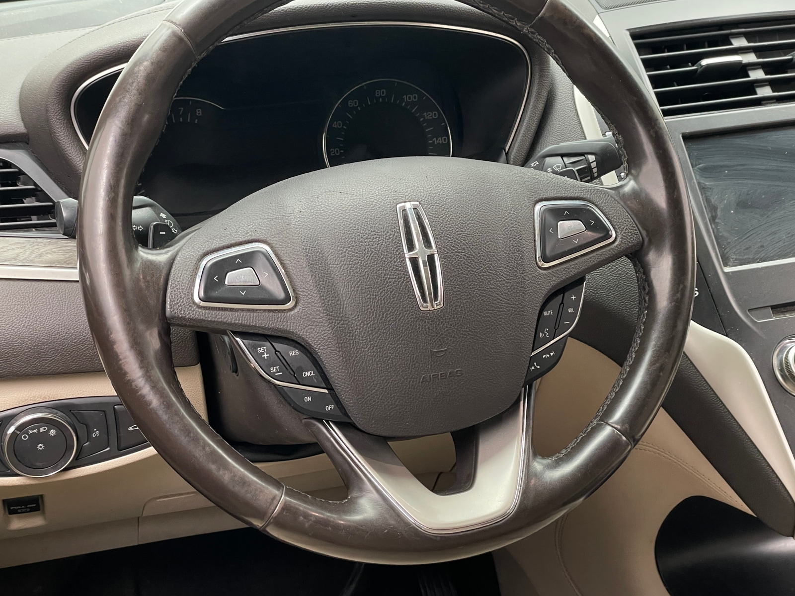 Thumbnail: 2019 Lincoln MKC - 4