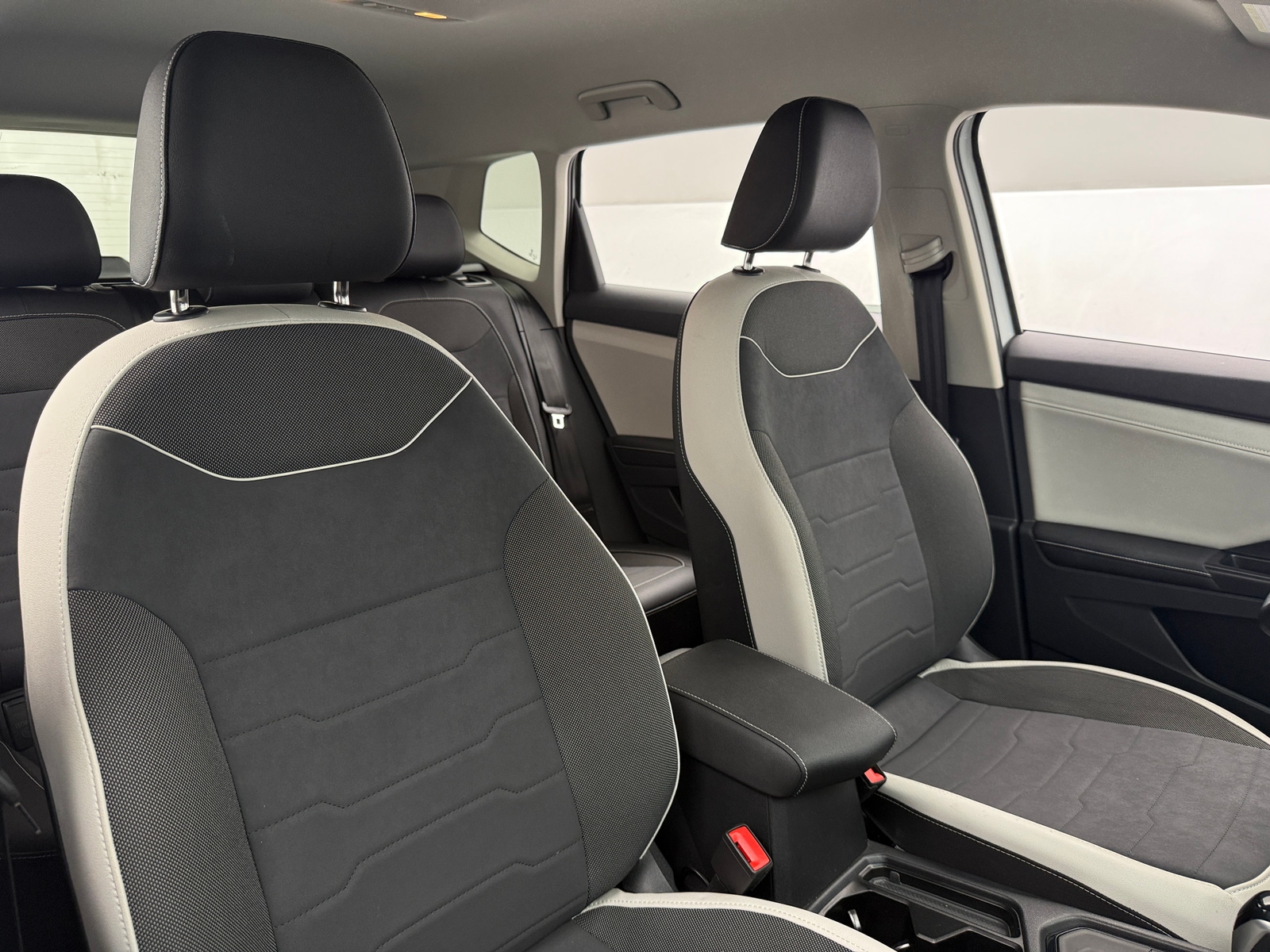 Thumbnail: 2025 Volkswagen Taos - 2