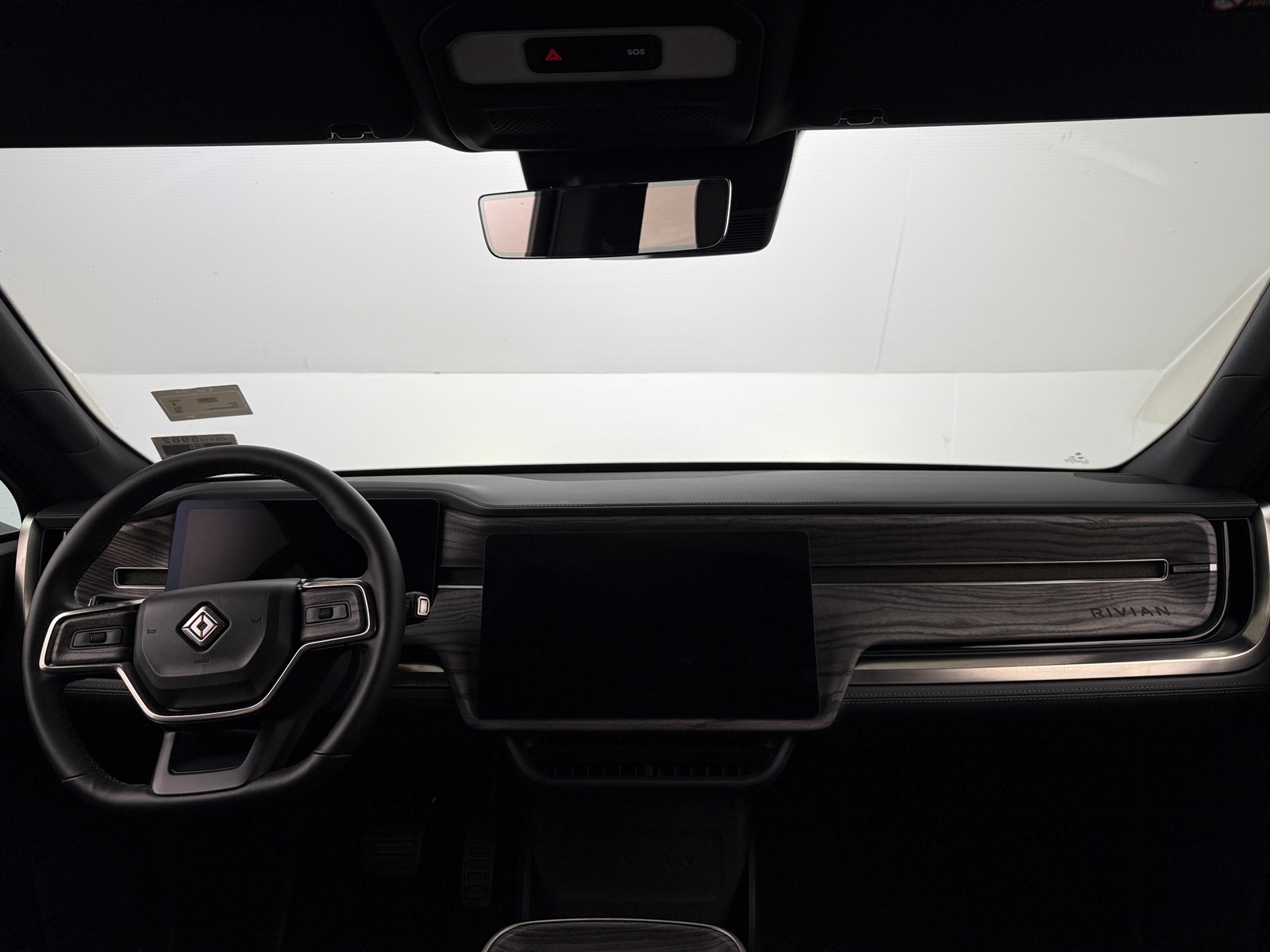 Thumbnail: 2026 Rivian R1S - 2