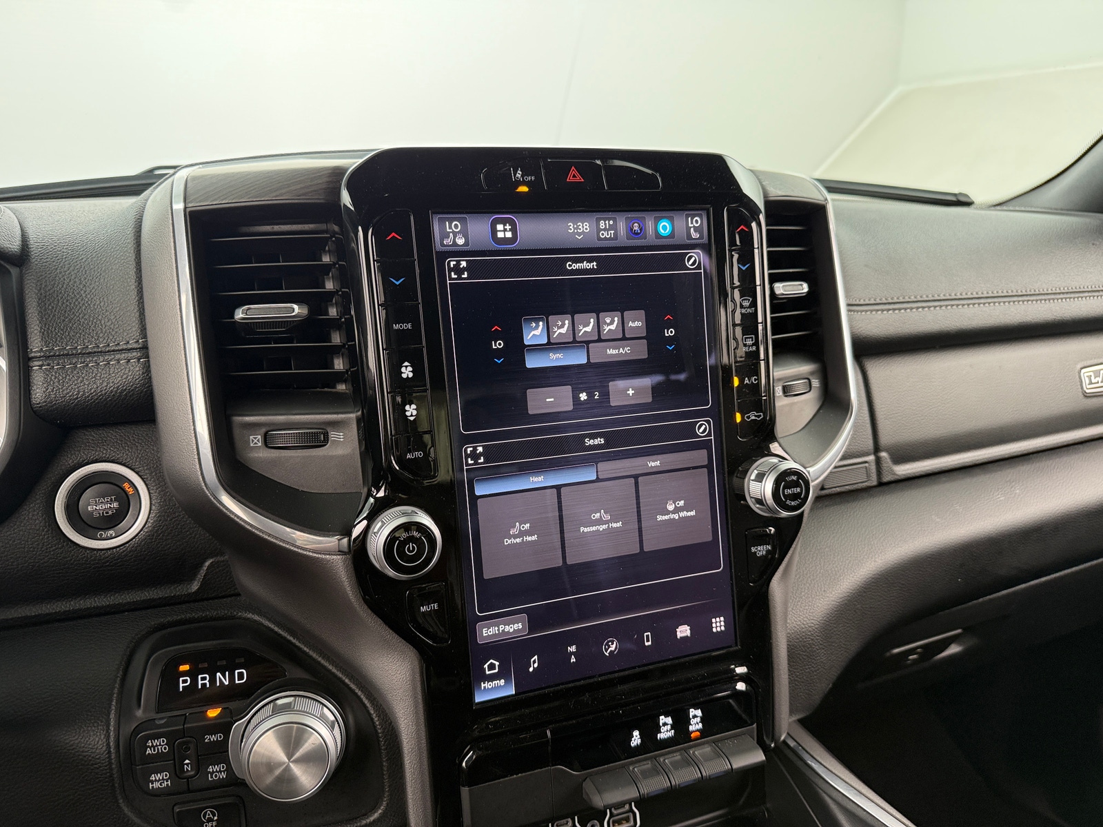 Thumbnail: 2025 RAM 1500 - 3