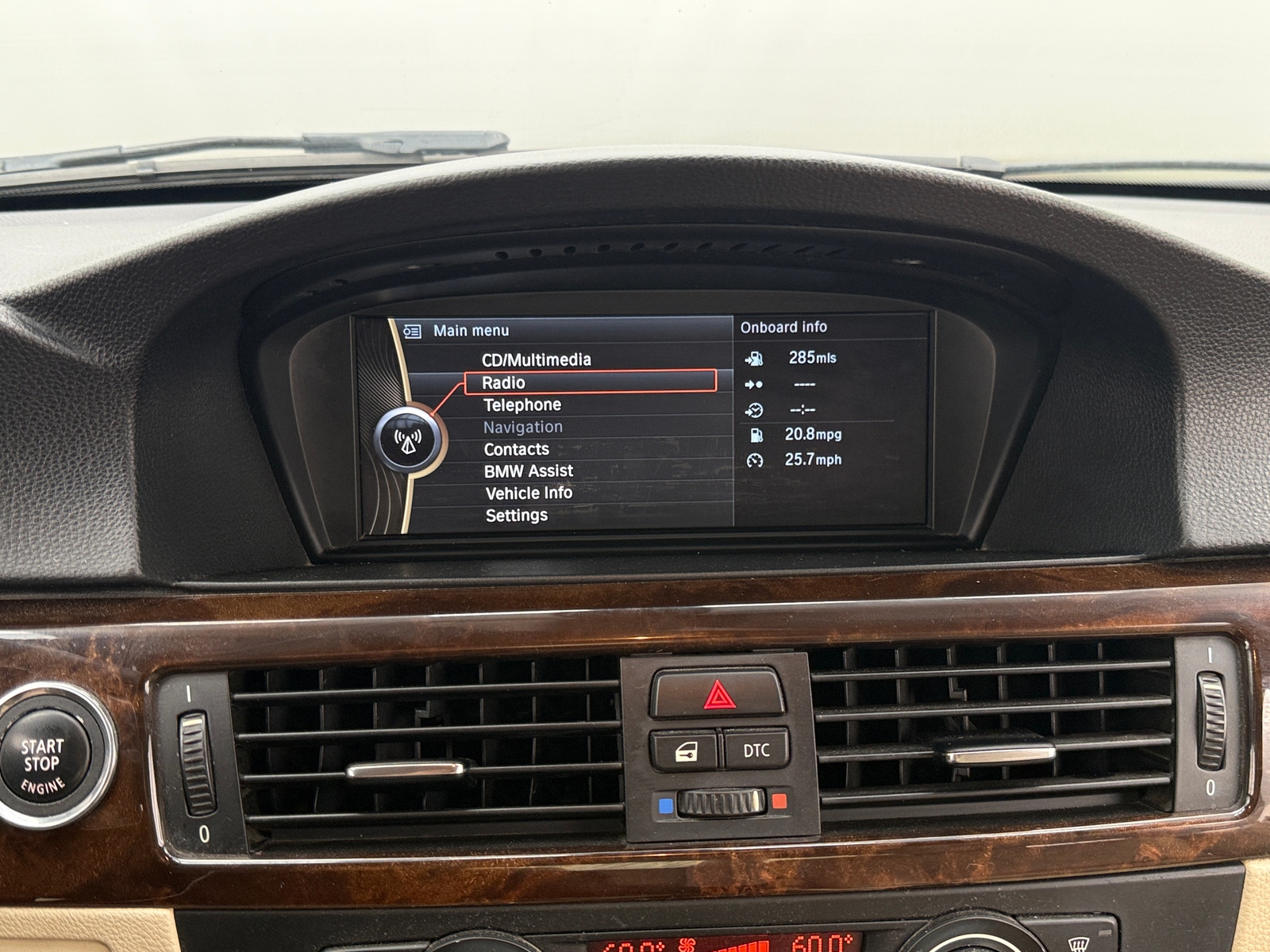 Thumbnail: 2011 BMW 3 Series - 3