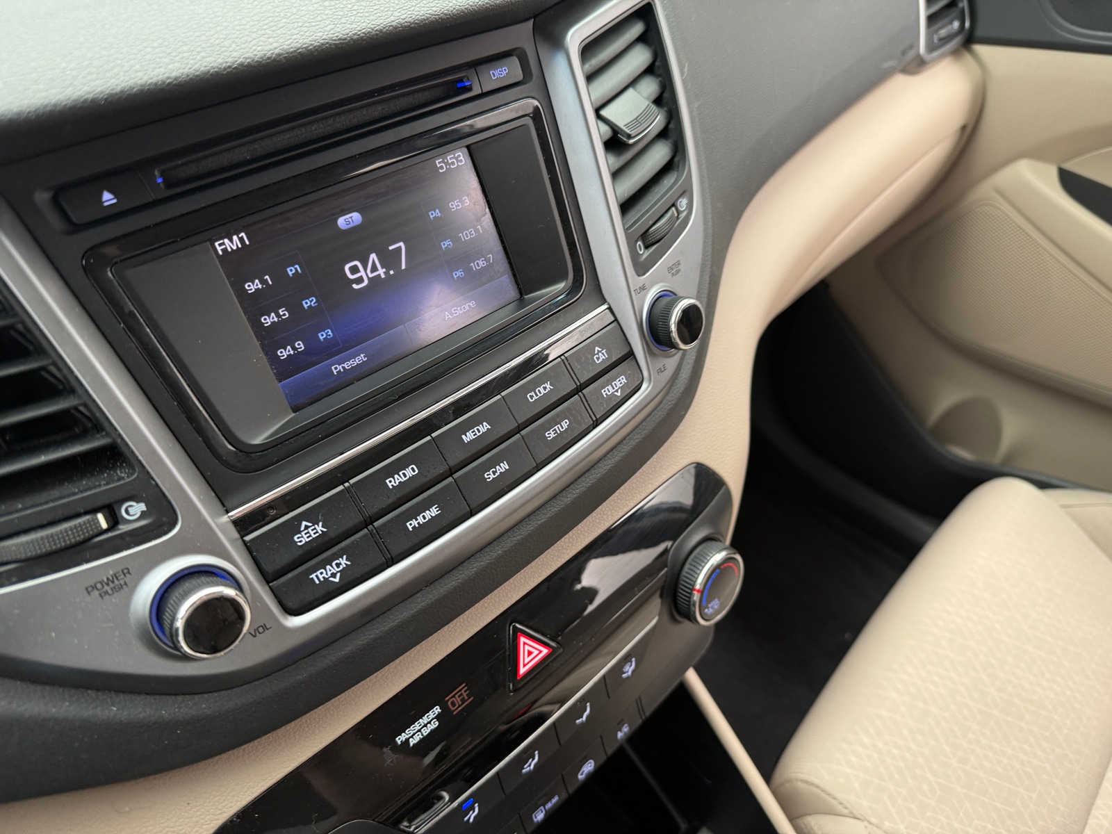 Thumbnail: 2017 Hyundai Tucson - 4