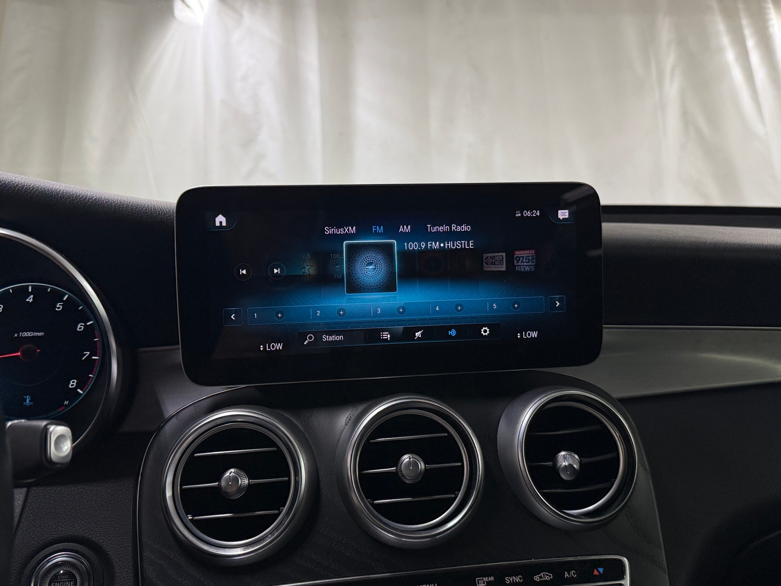 Thumbnail: 2021 Mercedes-Benz GLC - 3