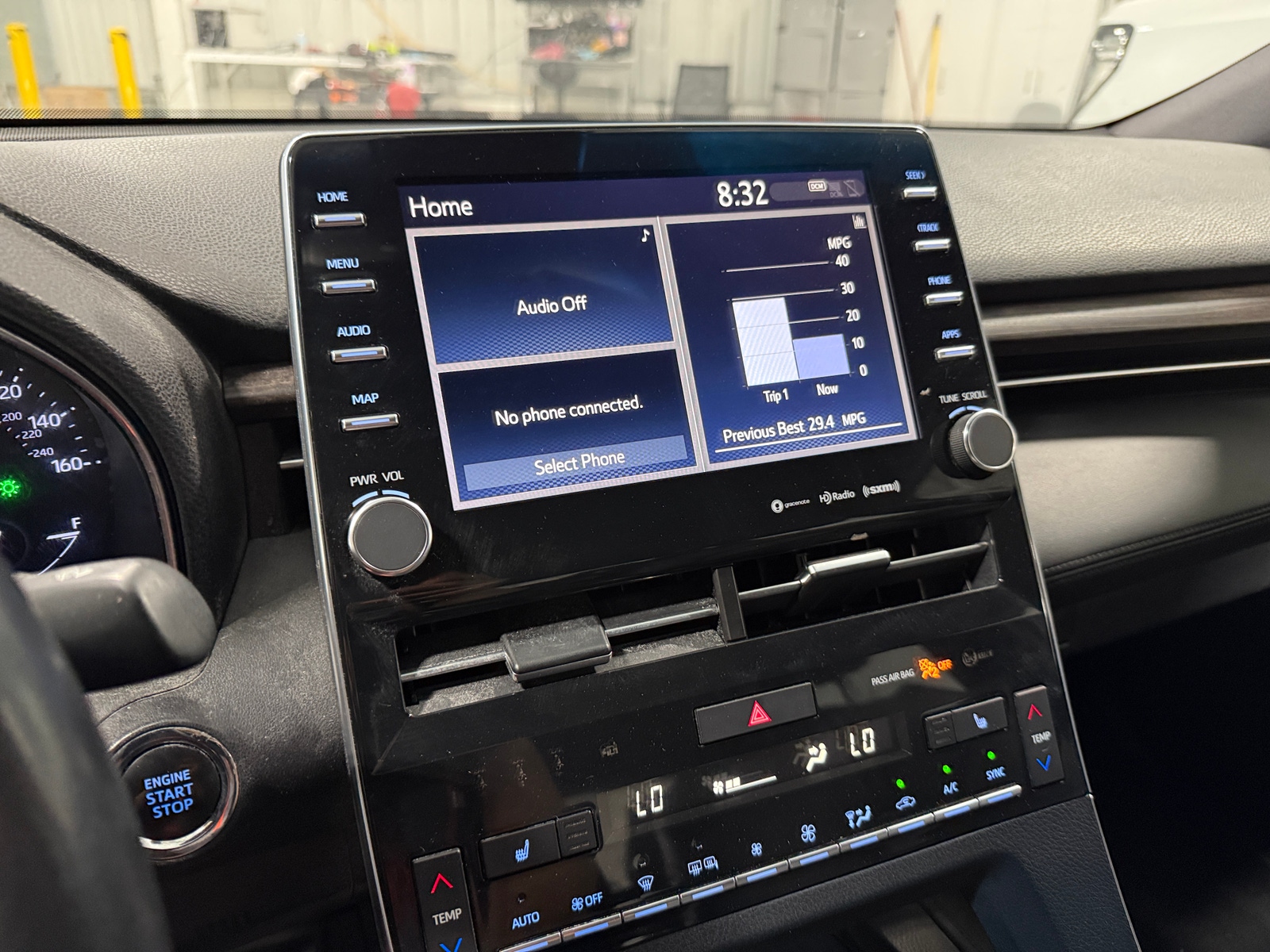 Thumbnail: 2019 Toyota Avalon - 4