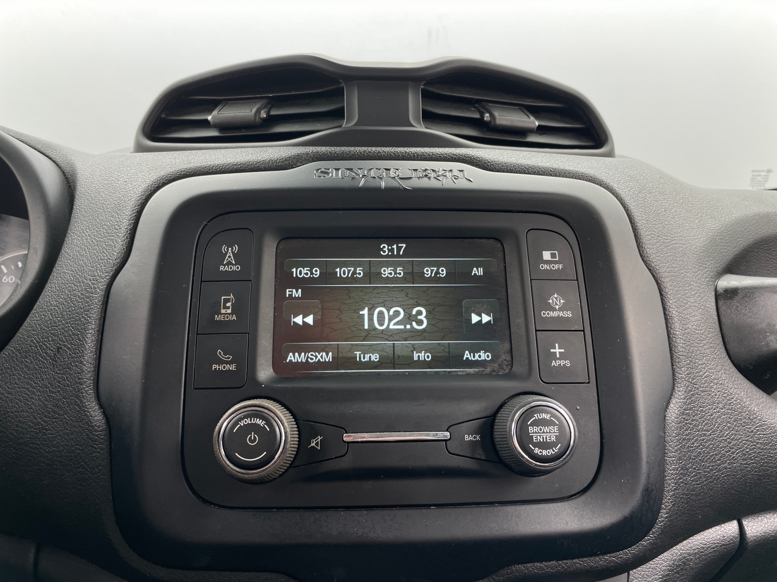 Thumbnail: 2017 Jeep Renegade - 3