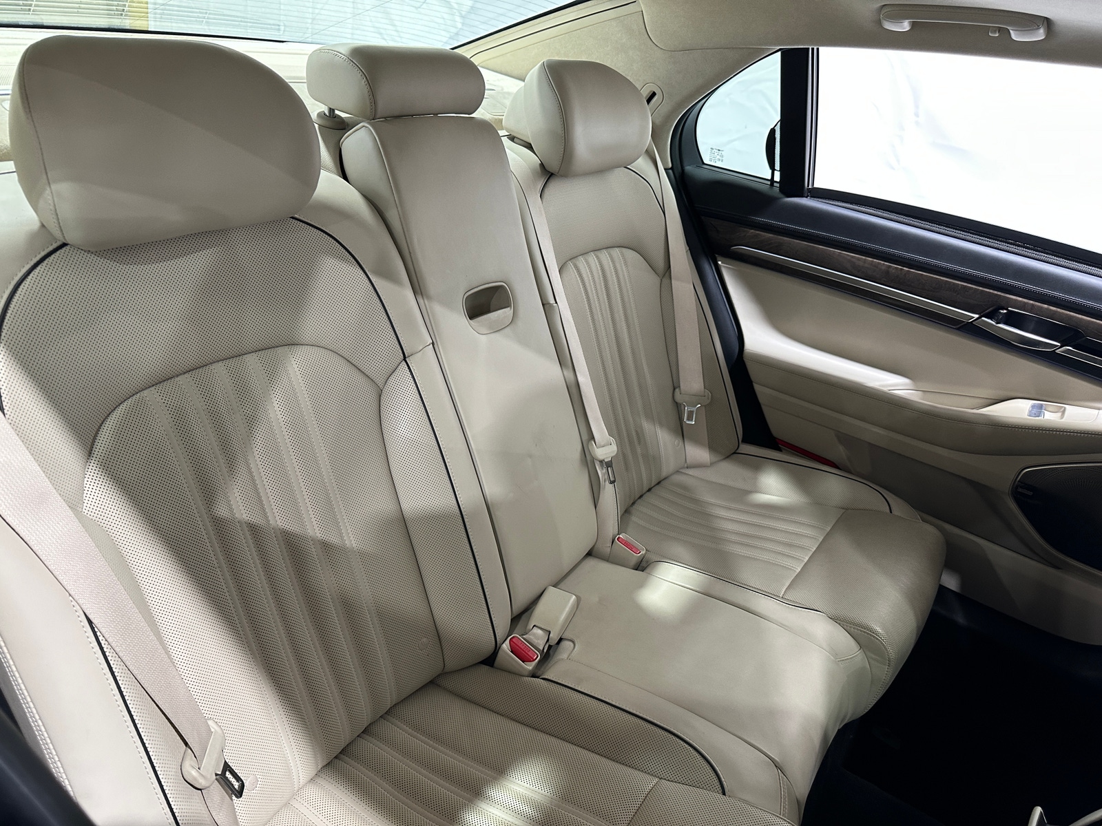 Thumbnail: 2018 Genesis G90 - 5