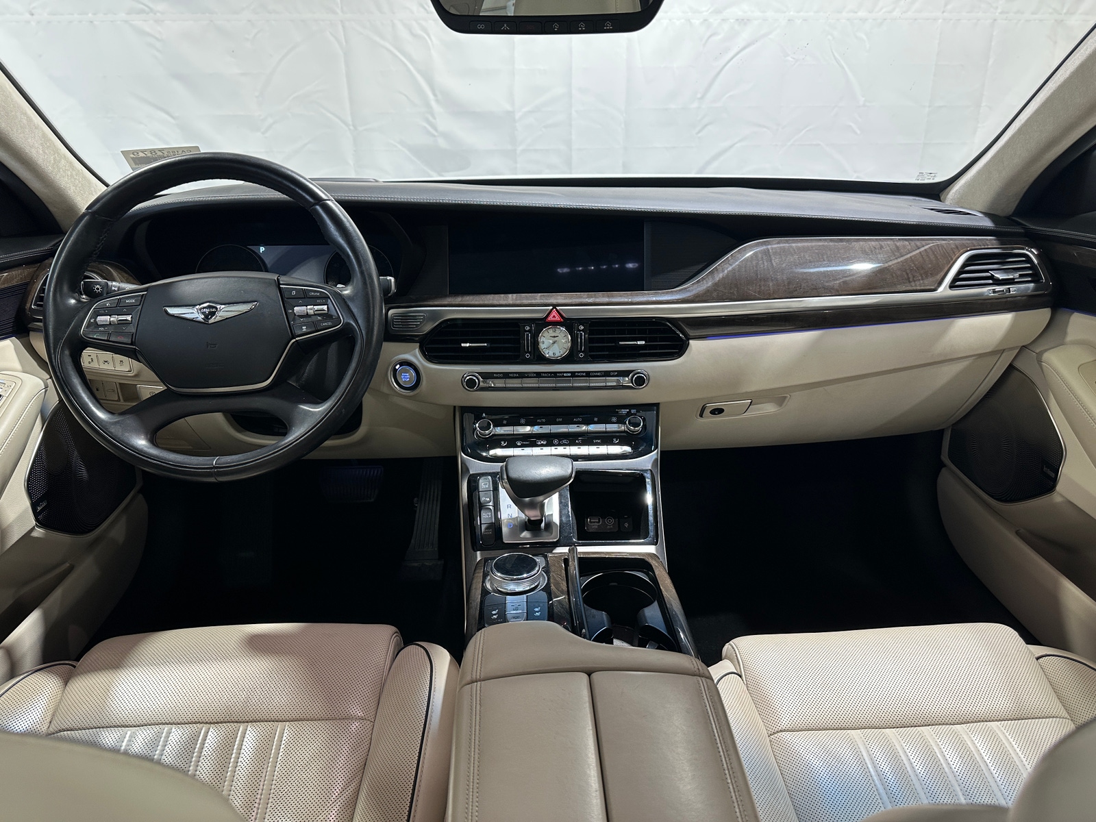 Thumbnail: 2018 Genesis G90 - 2