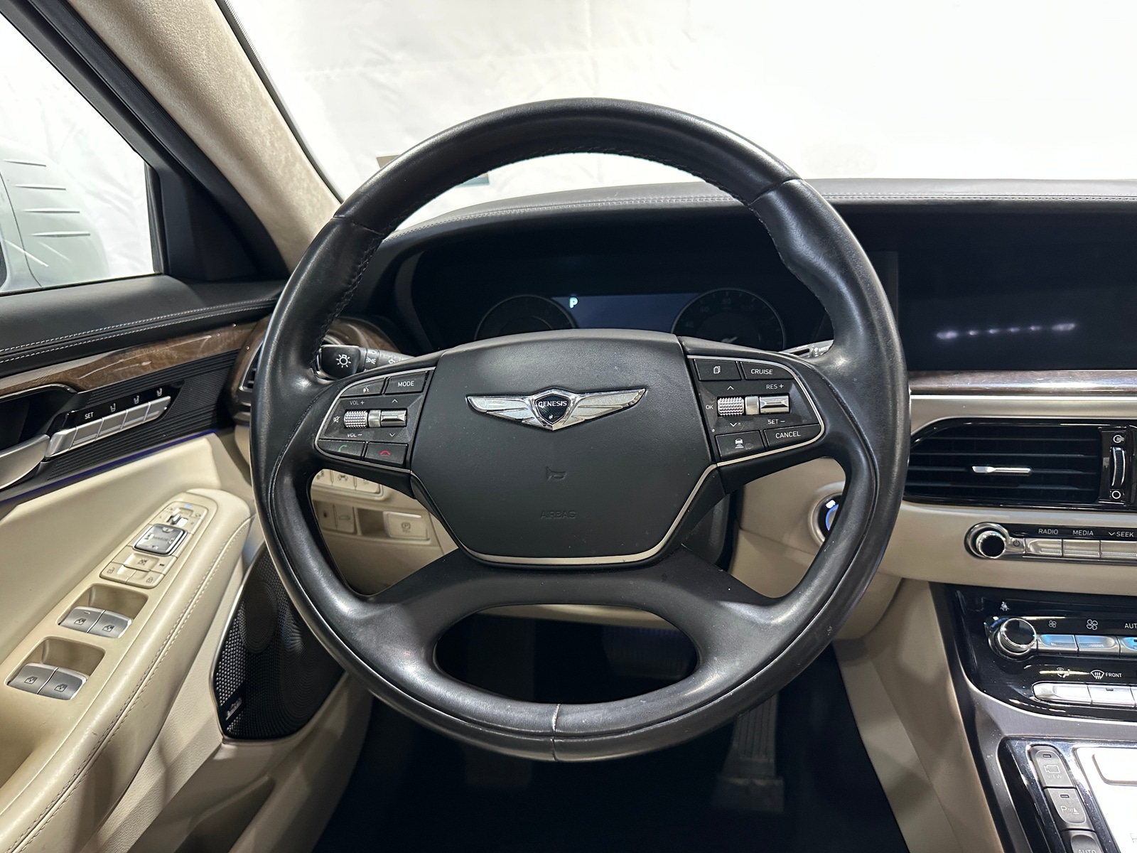 Thumbnail: 2018 Genesis G90 - 4