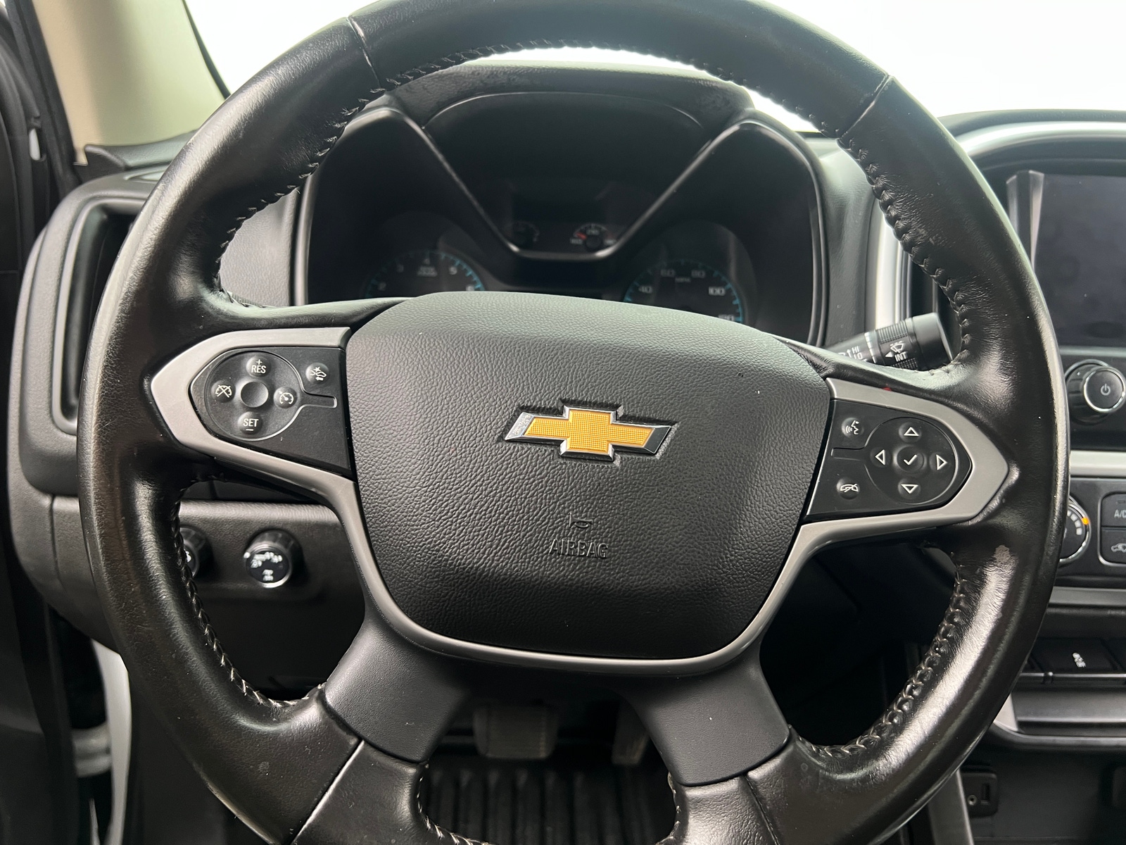 Thumbnail: 2022 Chevrolet Colorado - 5