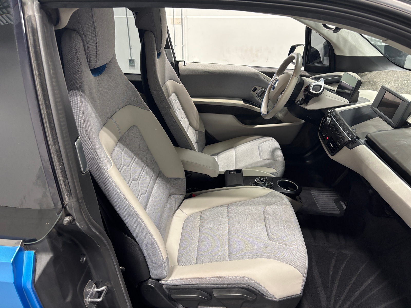 Thumbnail: 2018 BMW i3 - 2