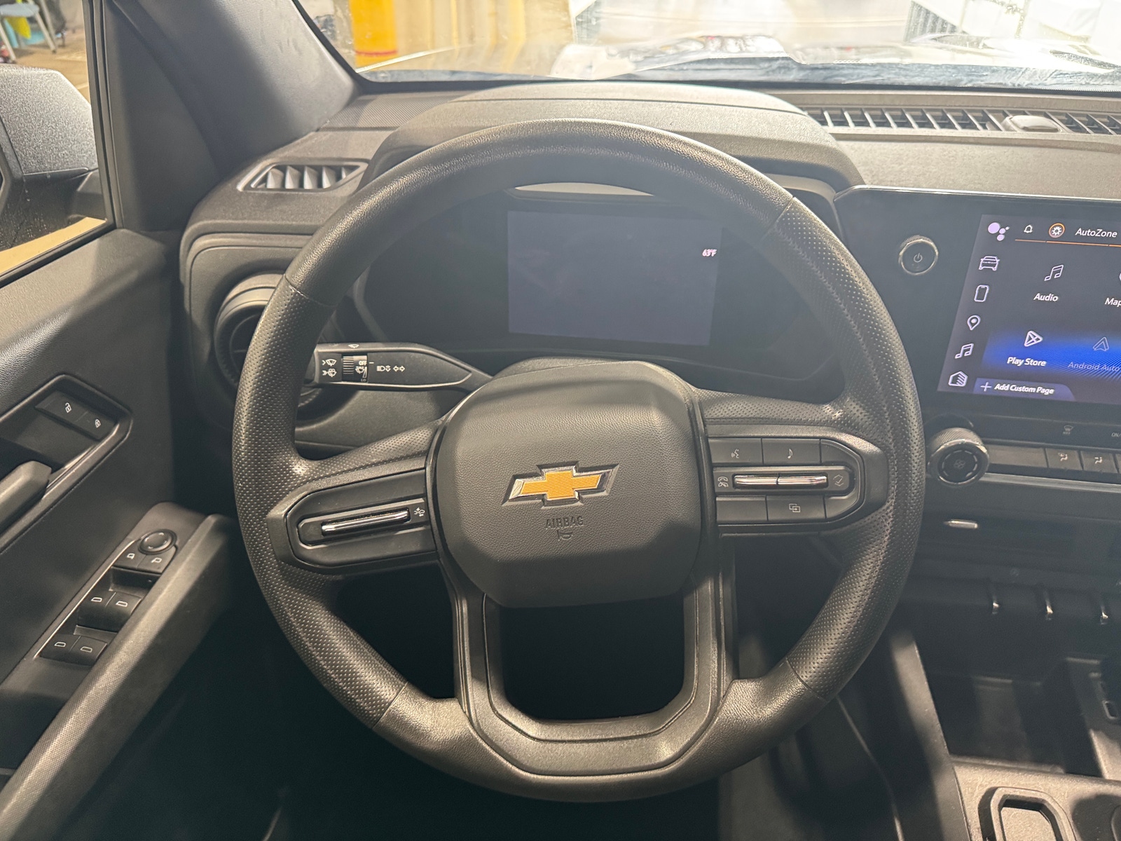 Thumbnail: 2023 Chevrolet Colorado - 5