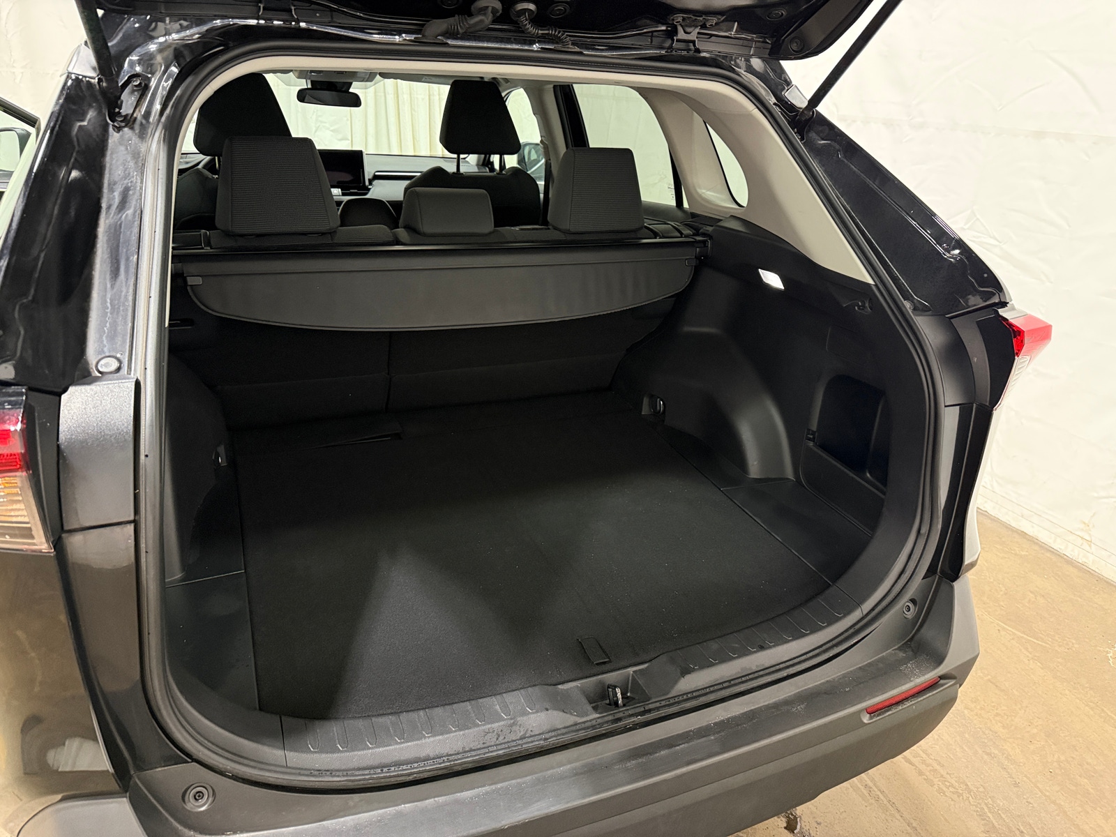 Thumbnail: 2023 Toyota RAV4 - 7