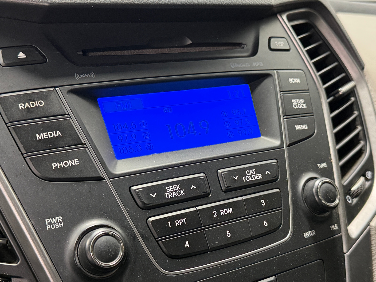 Thumbnail: 2015 Hyundai Santa Fe - 4