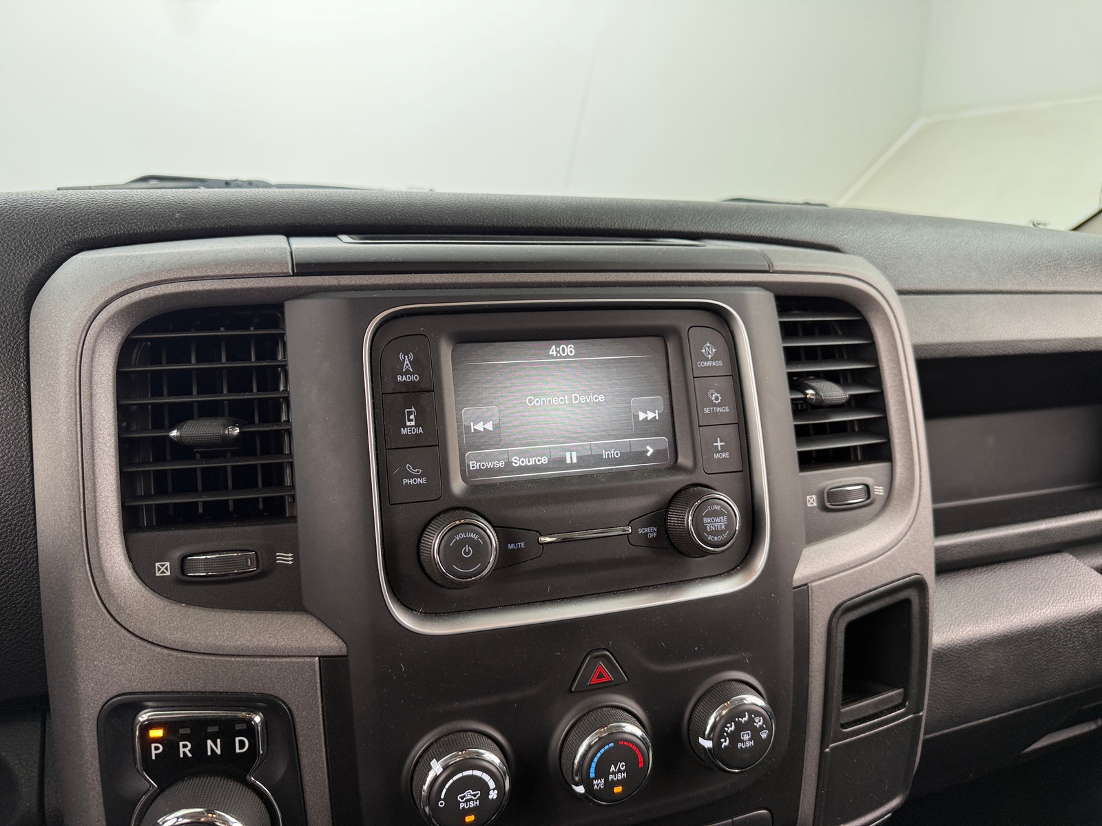 Thumbnail: 2021 RAM 1500 Classic - 4