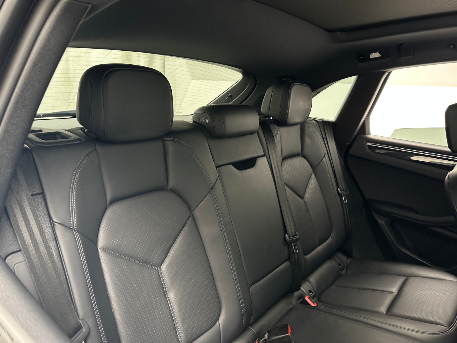 Thumbnail: 2021 Porsche Macan - 5