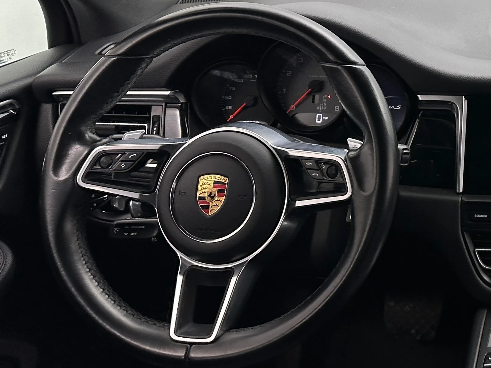 Thumbnail: 2021 Porsche Macan - 4