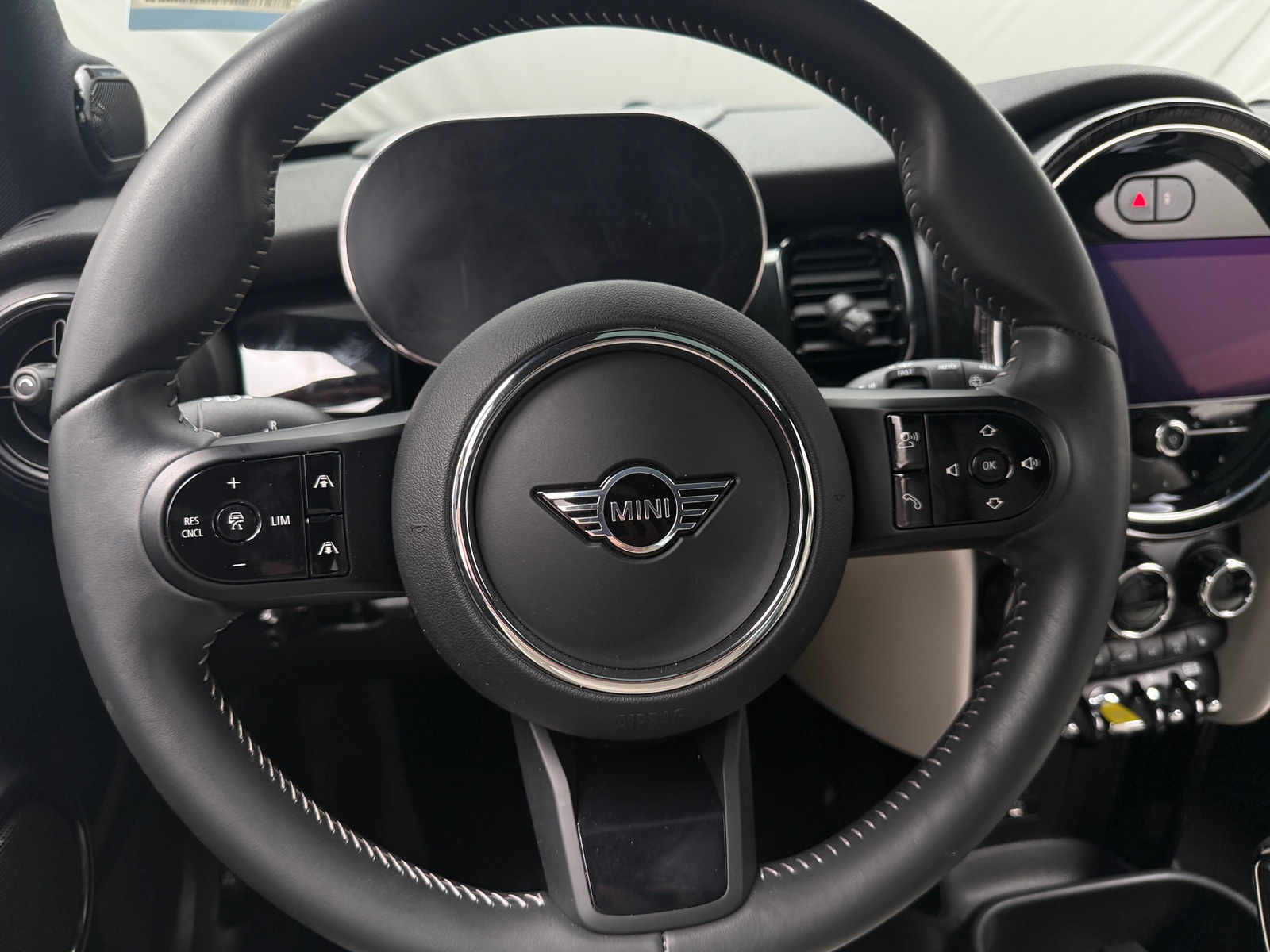 Thumbnail: 2023 MINI Cooper Hardtop - 3