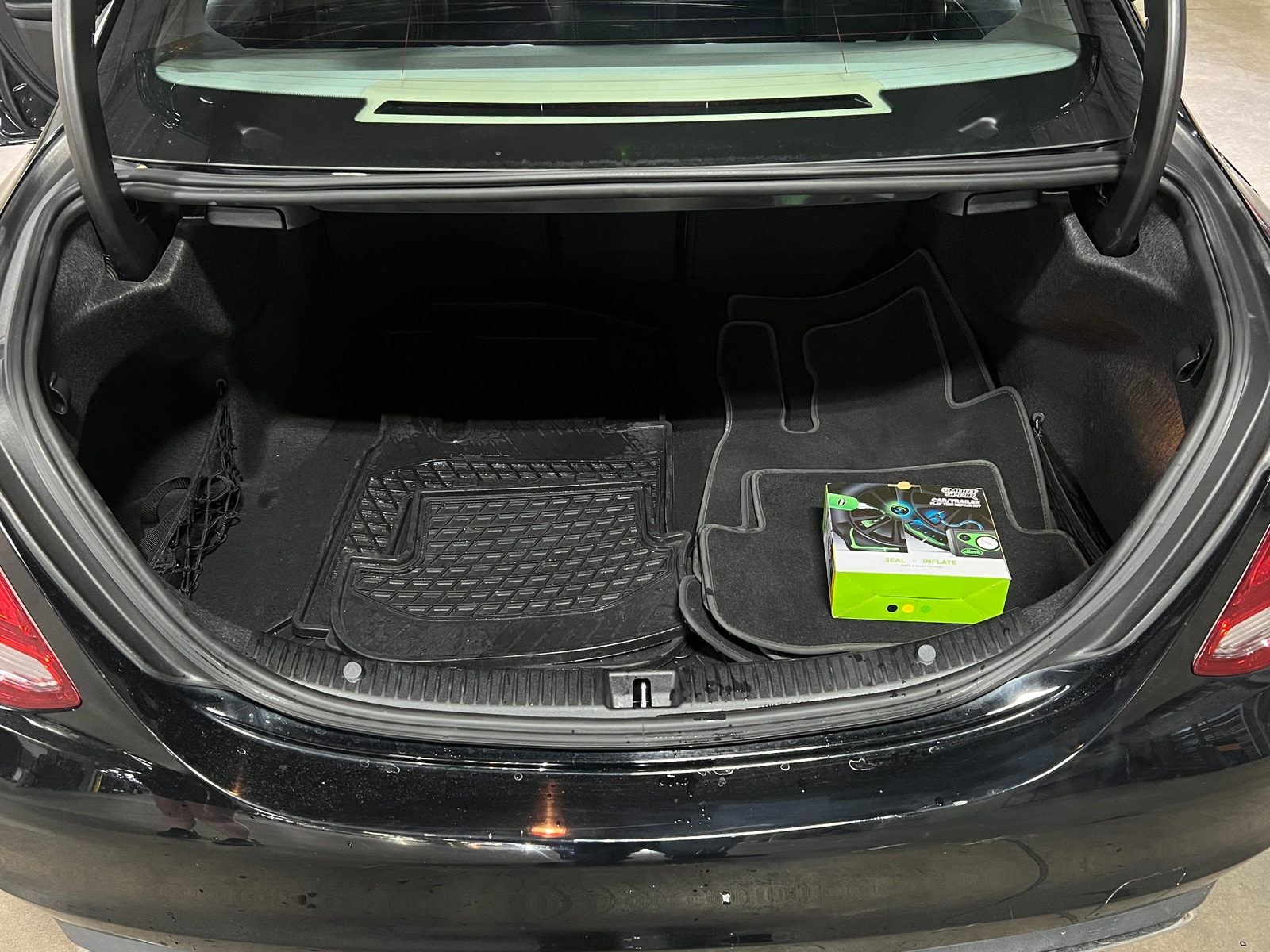 Thumbnail: 2017 Mercedes-Benz C-Class - 6