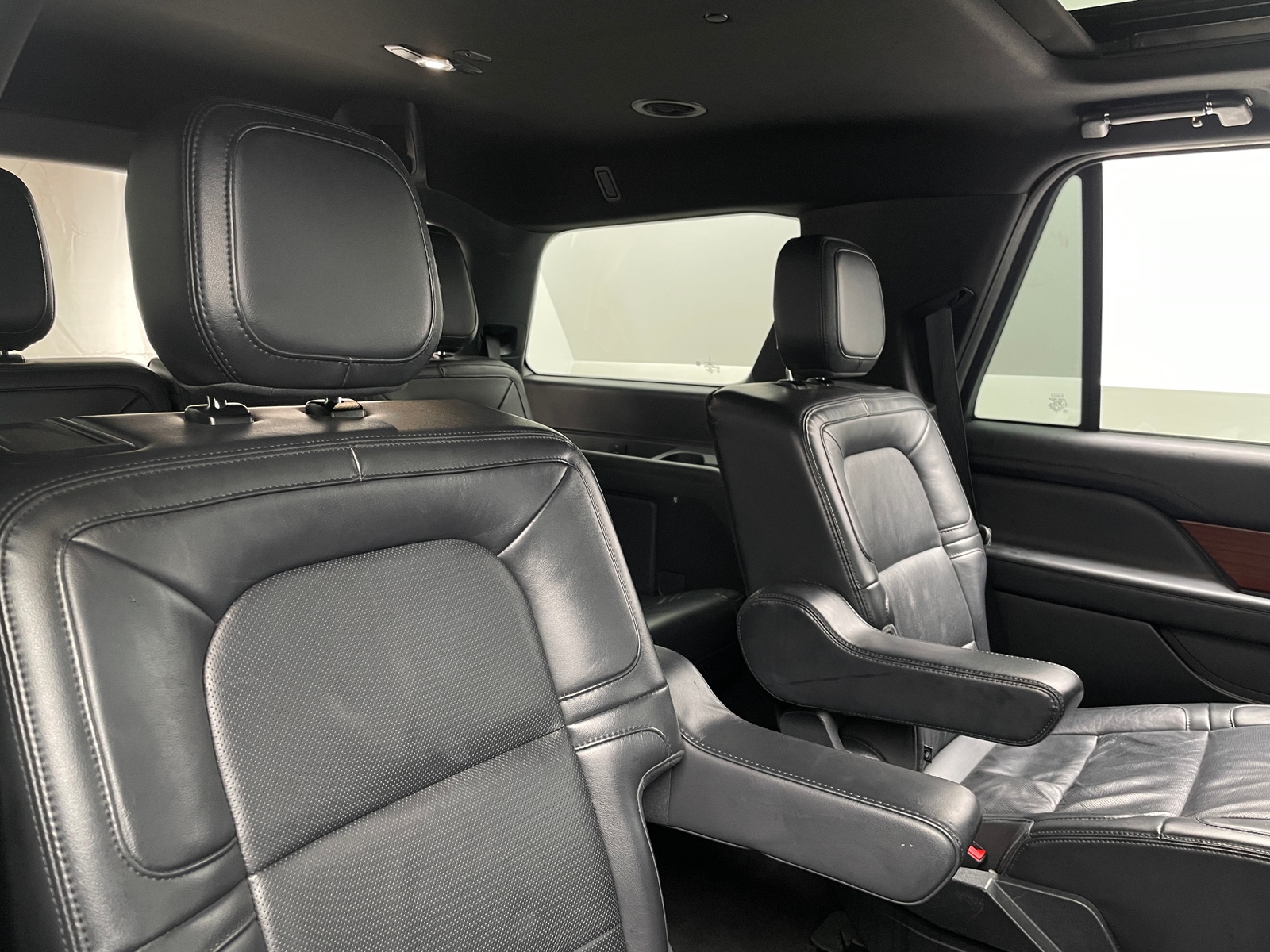 Thumbnail: 2024 Lincoln Navigator - 5