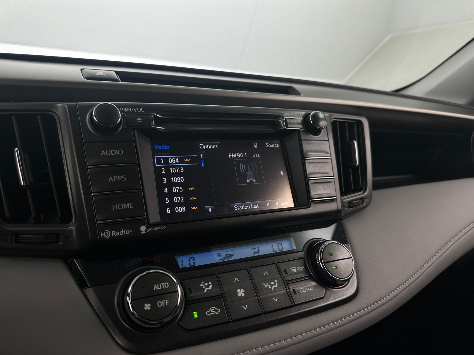 Thumbnail: 2014 Toyota RAV4 - 4