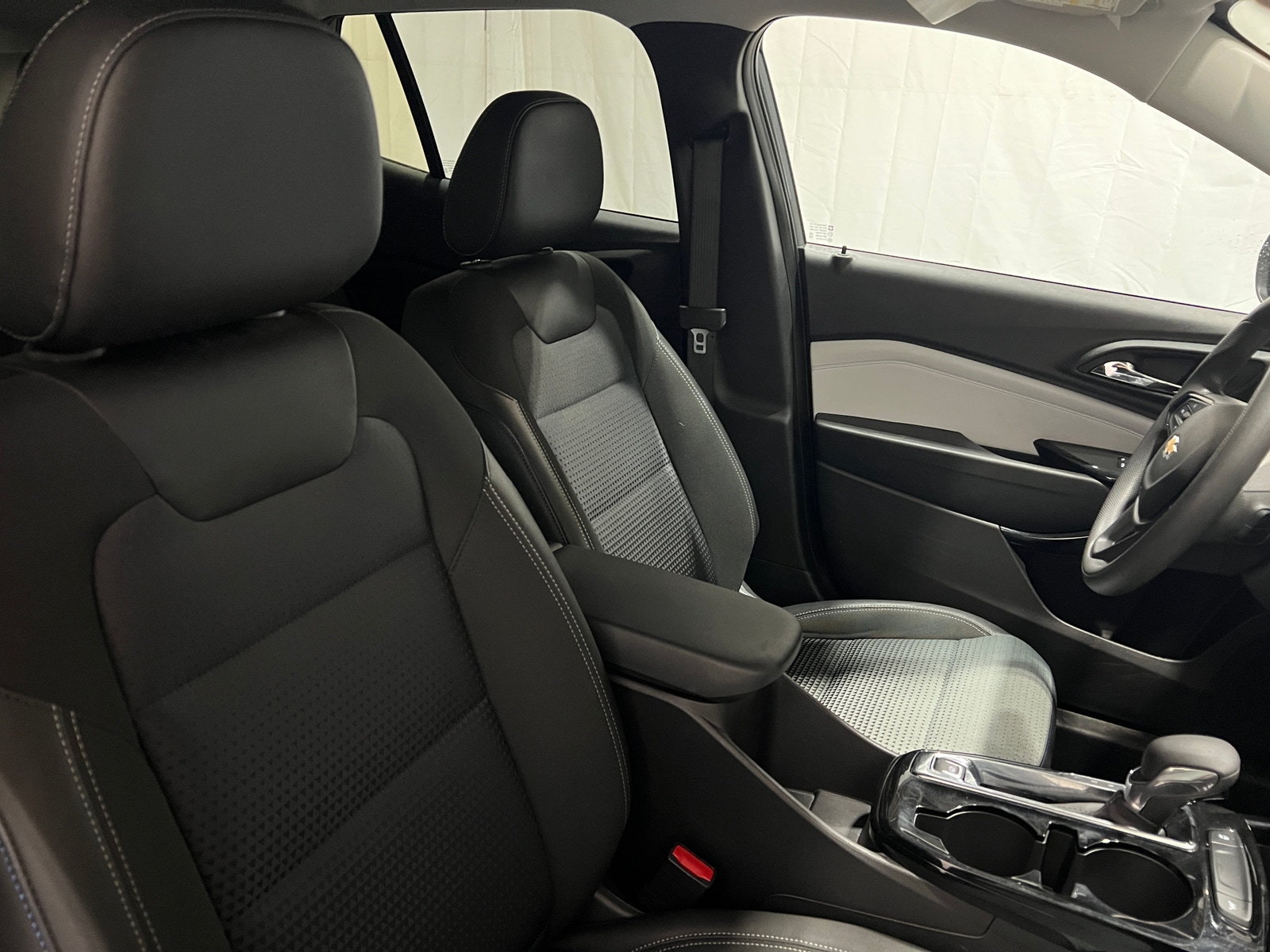 Thumbnail: 2025 Chevrolet Trax - 2