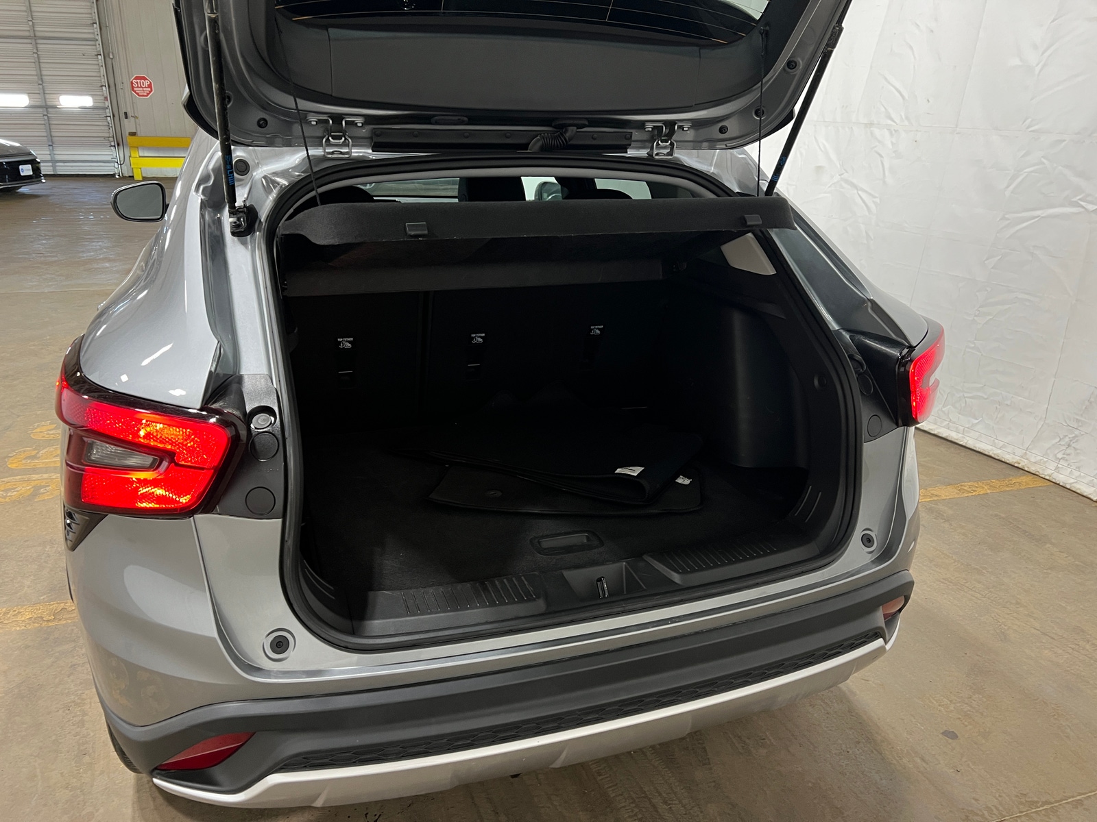 Thumbnail: 2025 Chevrolet Trax - 7