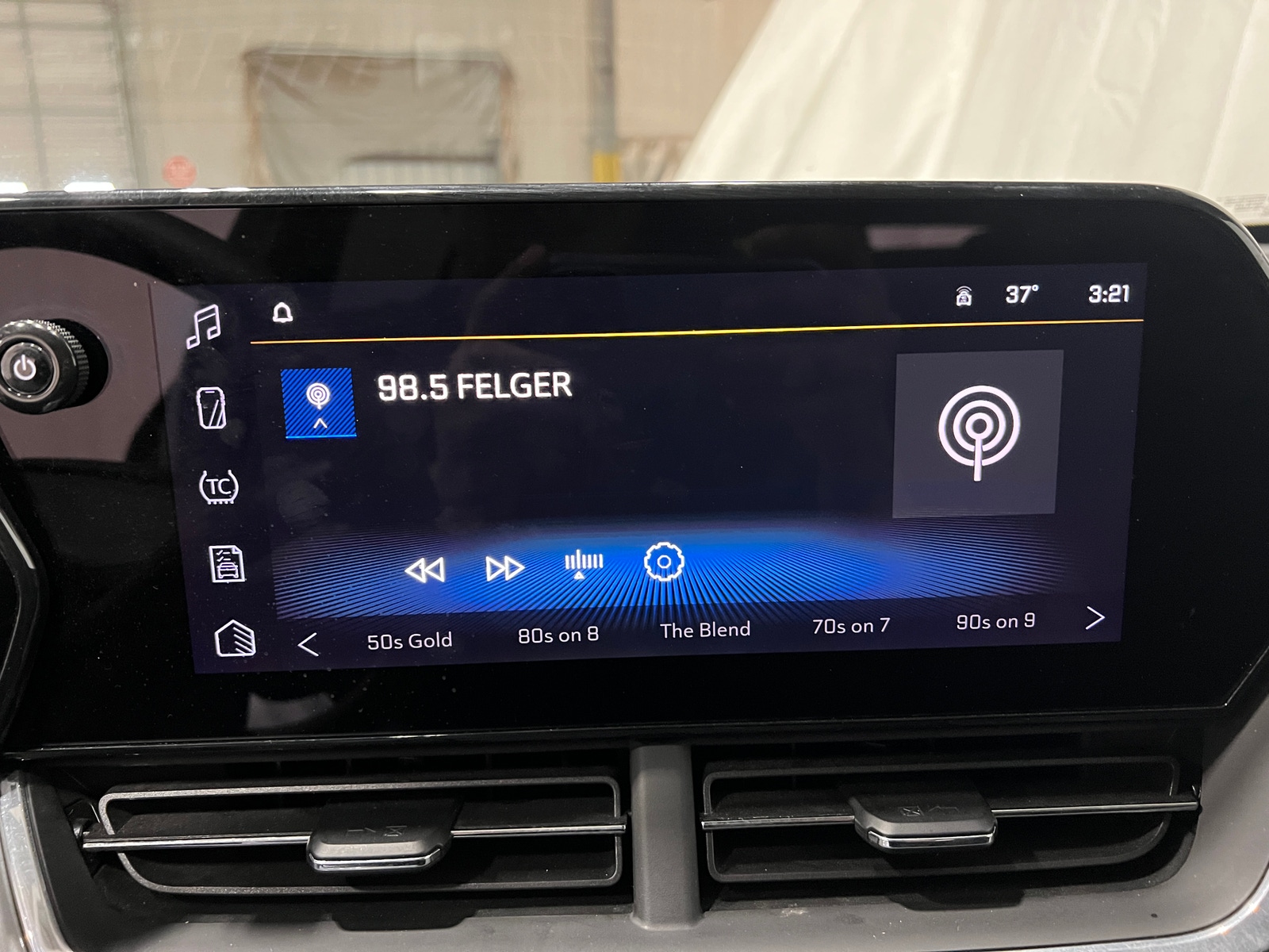 Thumbnail: 2025 Chevrolet Trax - 4