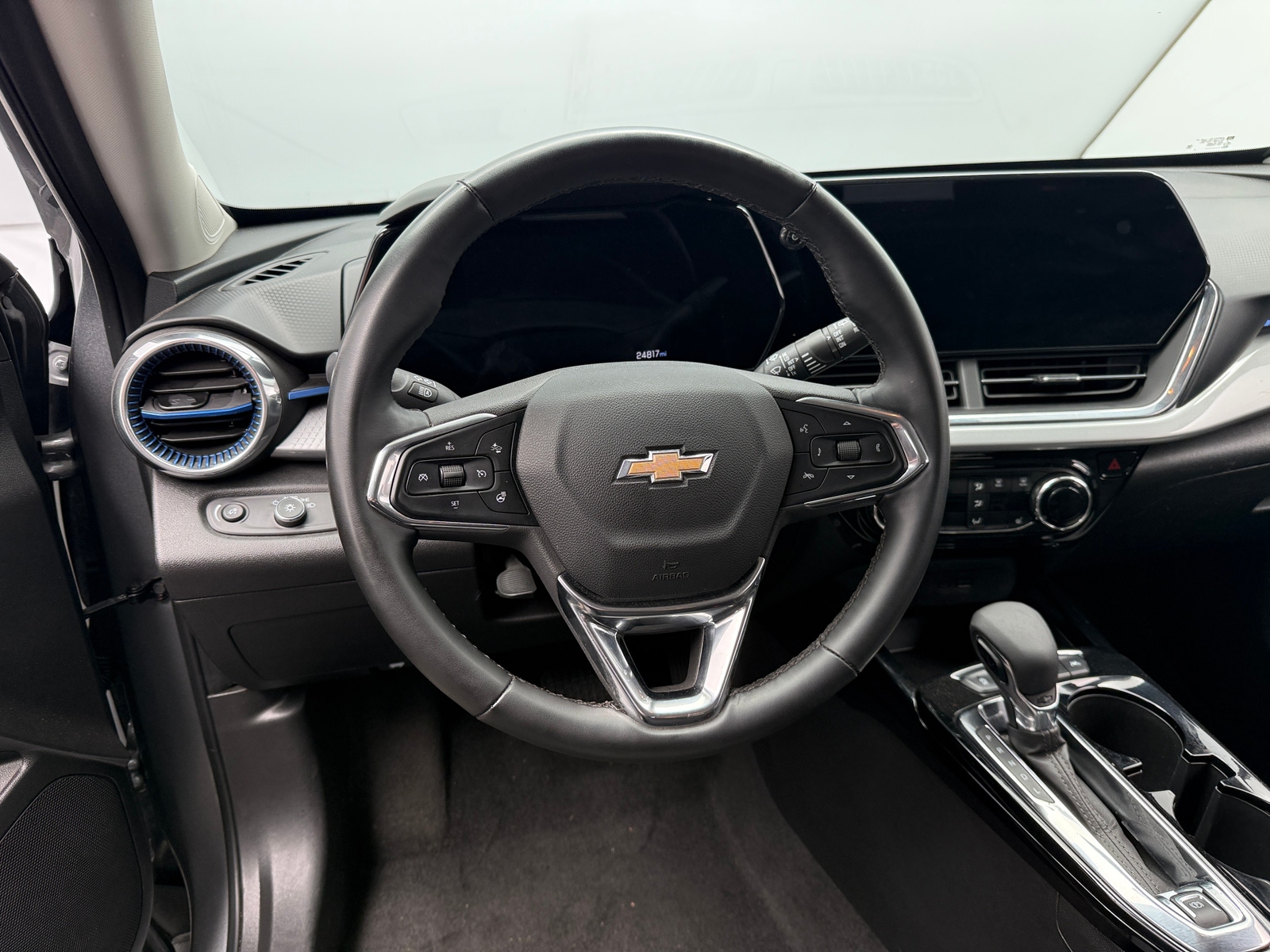 Thumbnail: 2025 Chevrolet Trax - 5