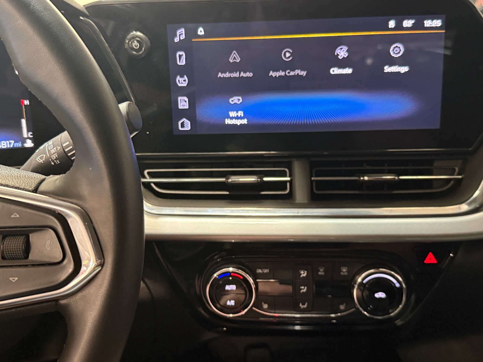 Thumbnail: 2025 Chevrolet Trax - 4