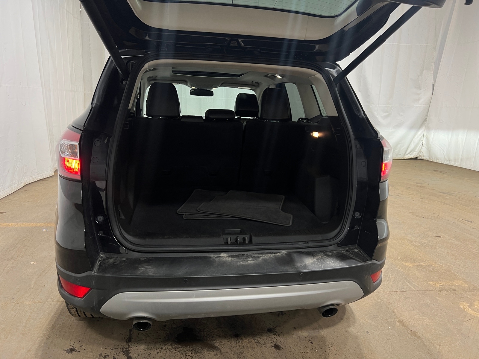 Thumbnail: 2017 Ford Escape - 6