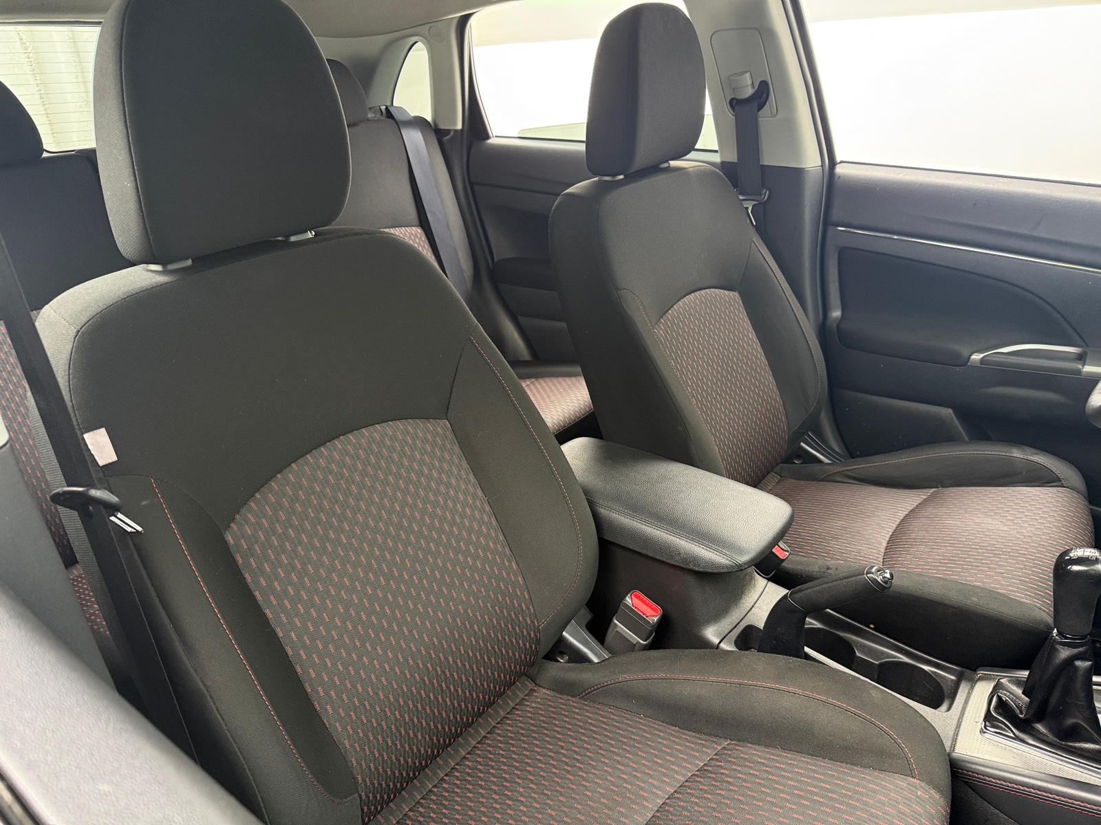 Thumbnail: 2018 Mitsubishi Outlander Sport - 2